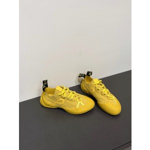 로에베 Loewe Grip sneaker in calfskin suede yellow