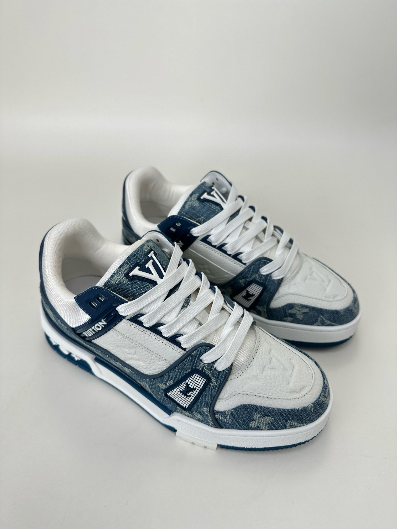 루이비통 Louis Vuitton 25ss Trainer 스니커즈