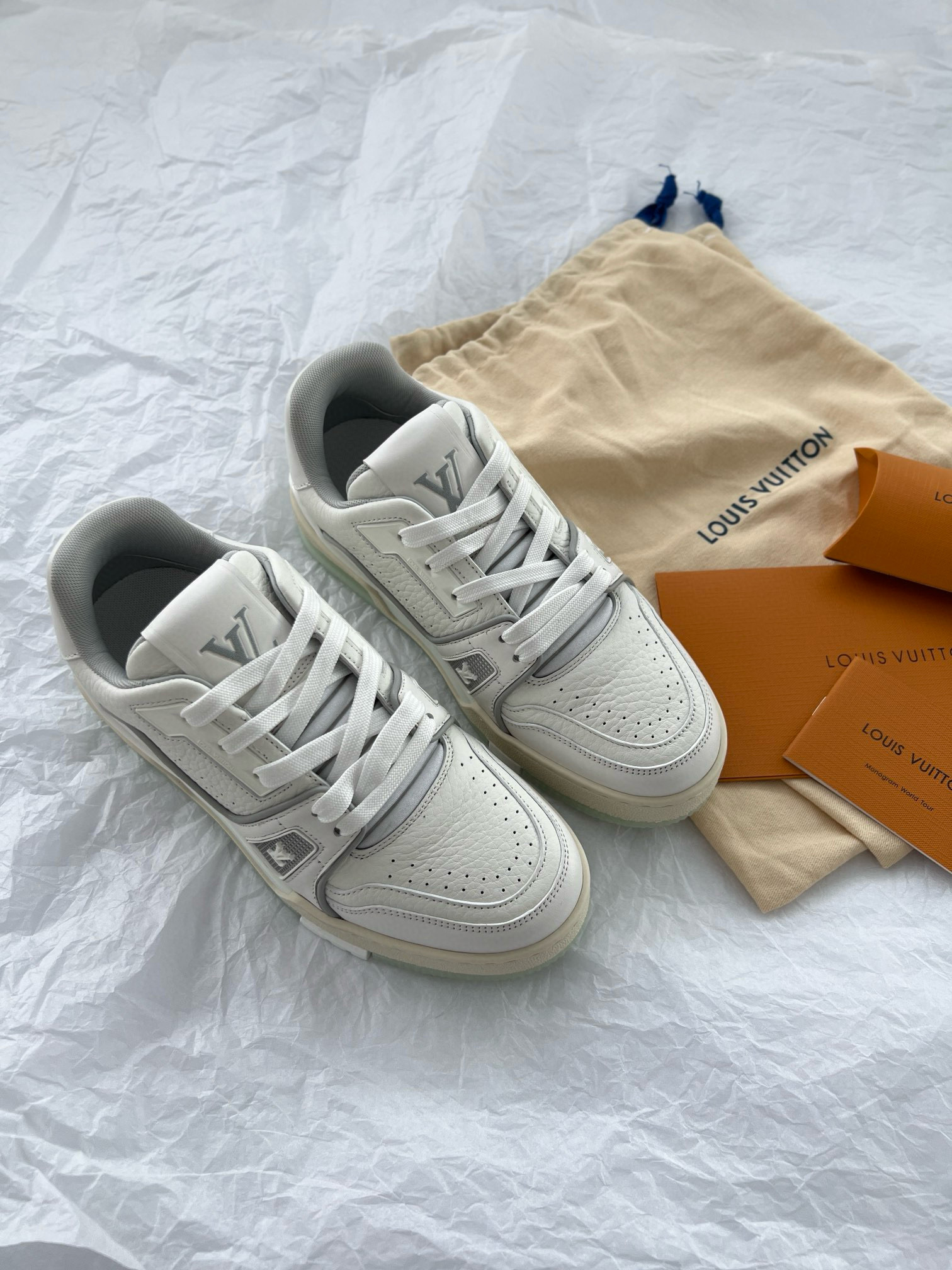루이비통 Louis Vuitton 23ss Trainer 스니커즈