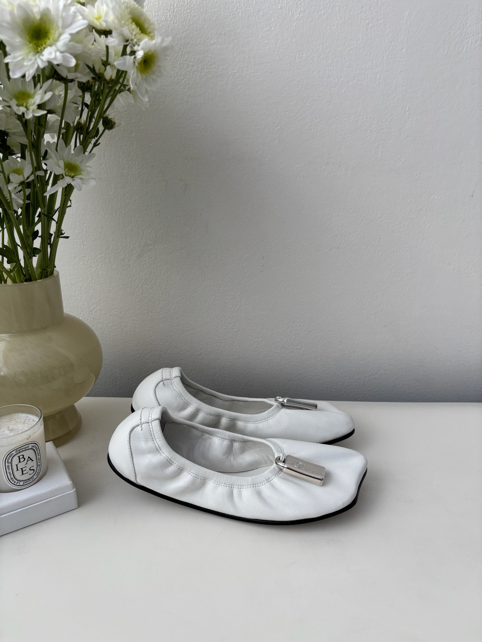 발렌시아가 Maison Margiela 슬립온 슈즈 White
