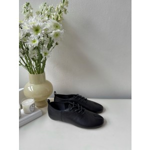 발렌시아가 Maison Margiela Tabi Jazz Lace-Up Black