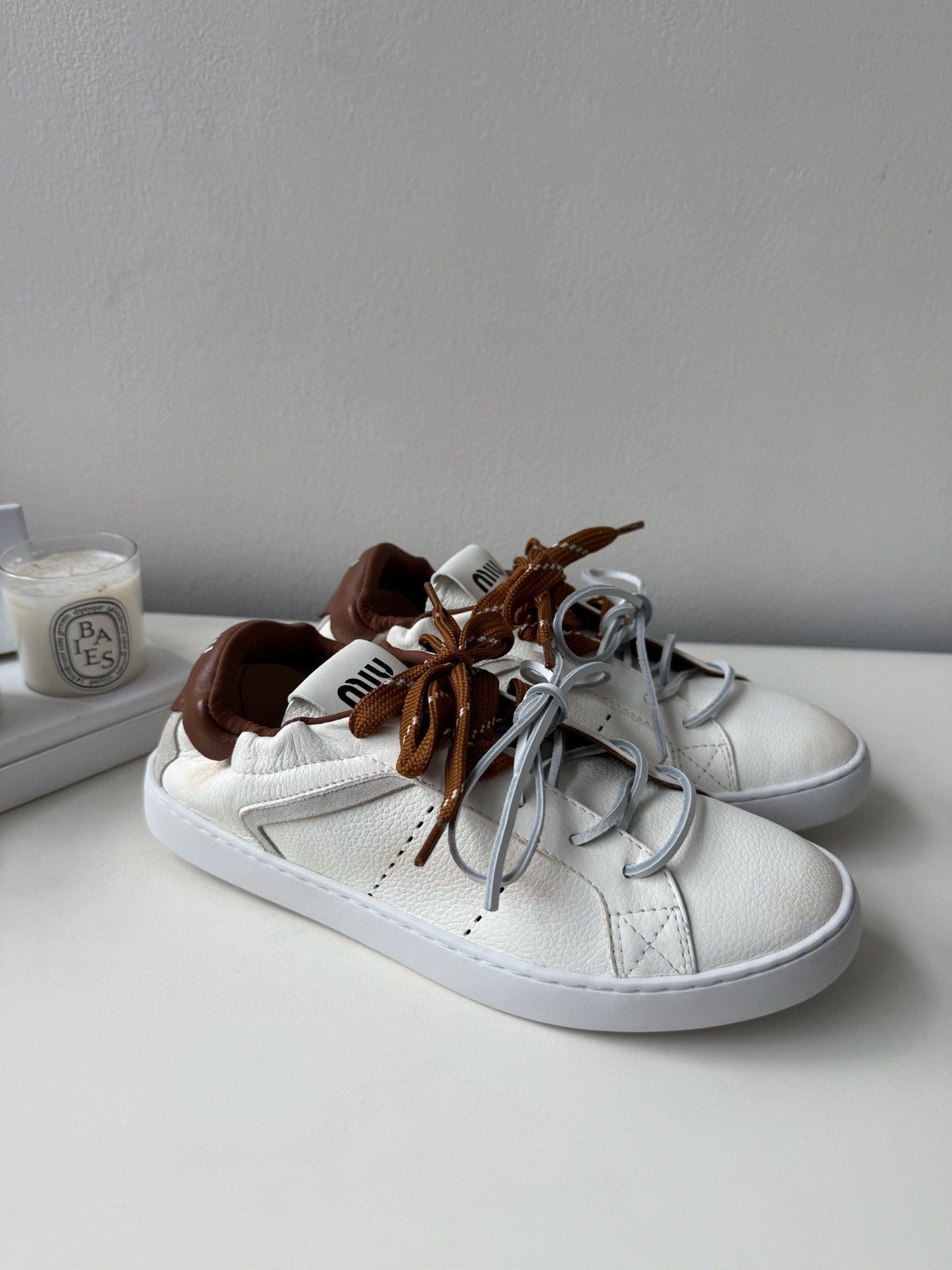 미우 미우 Miu Miu 스니커즈