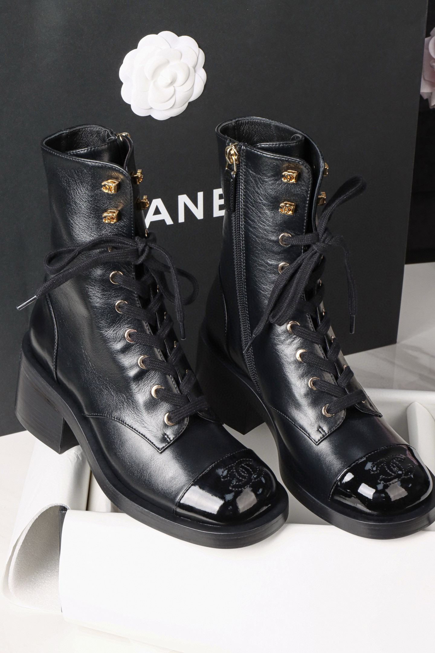 샤넬 CHANEL 25A 레이스업 Black