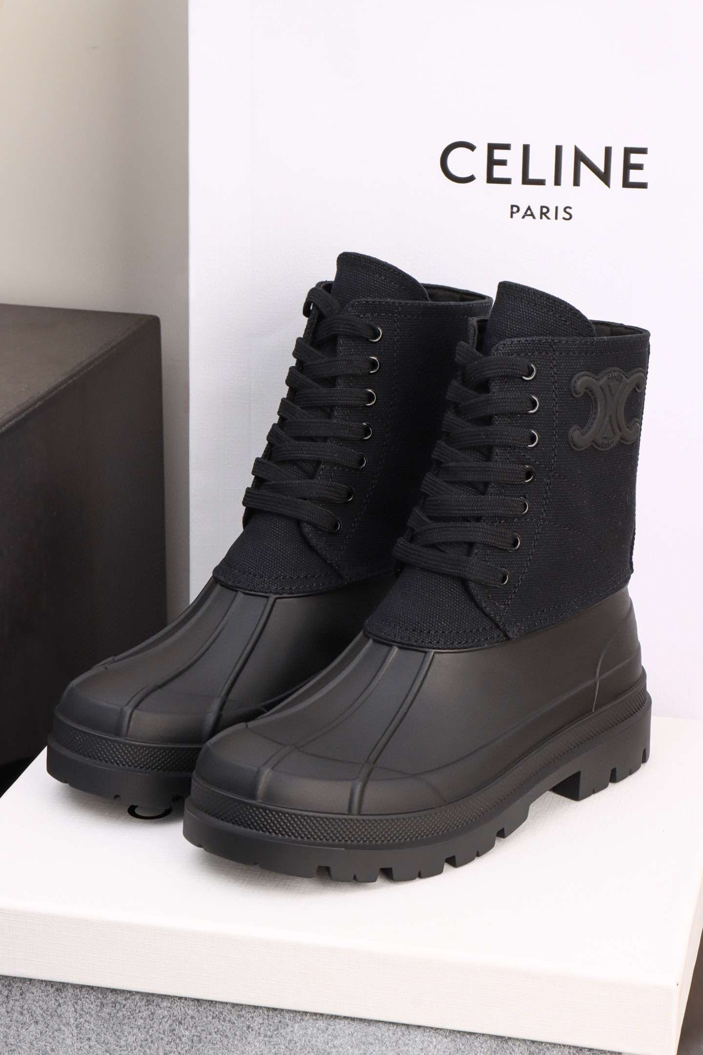 셀린느 Celine Riley Lace-Up Boot in Canvas Black