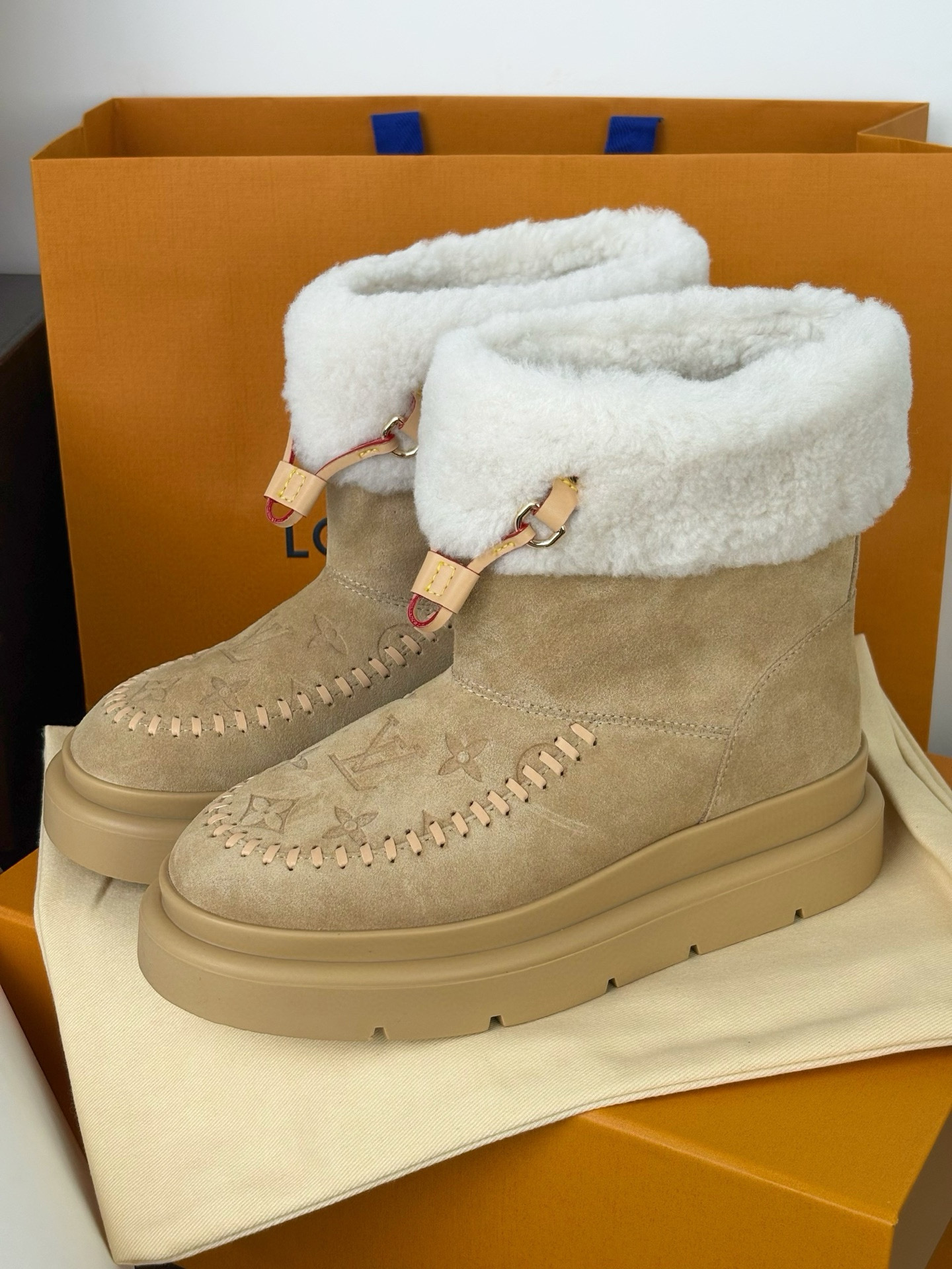 루이비통 Louis Vuitton  앵클 부츠