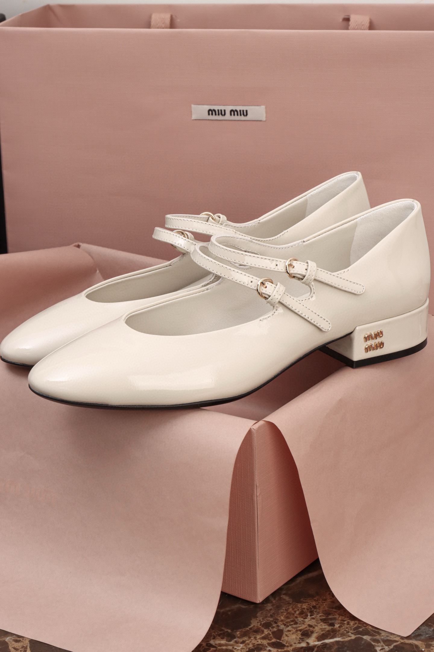 미우 미우 Miu Miu Leather Mary Jane Pumps