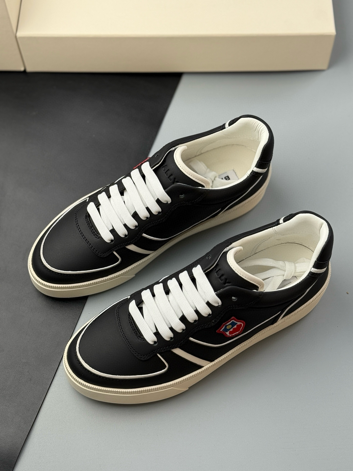 발리 Bally 스니커즈