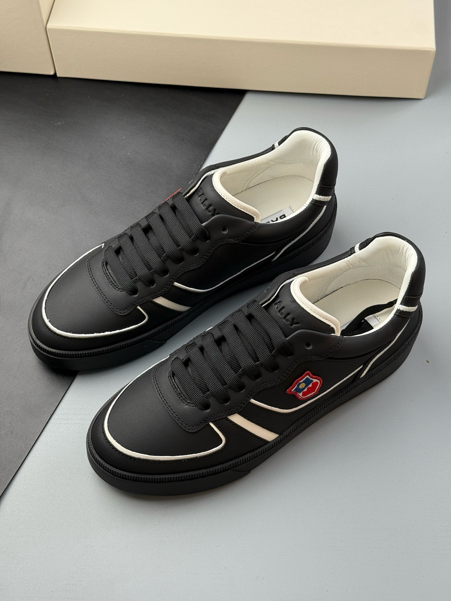 발리 Bally 스니커즈