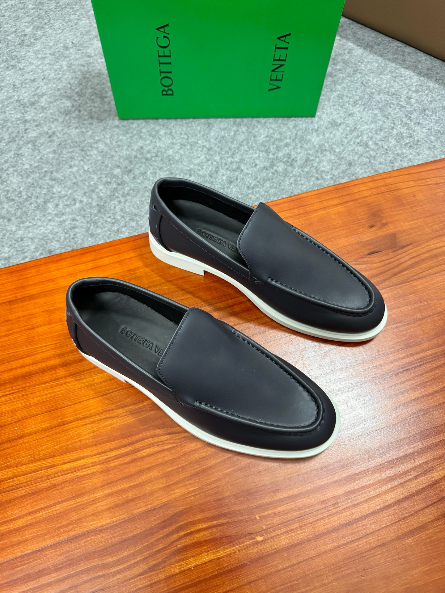 보테가 베네타 Bottega Veneta  로퍼