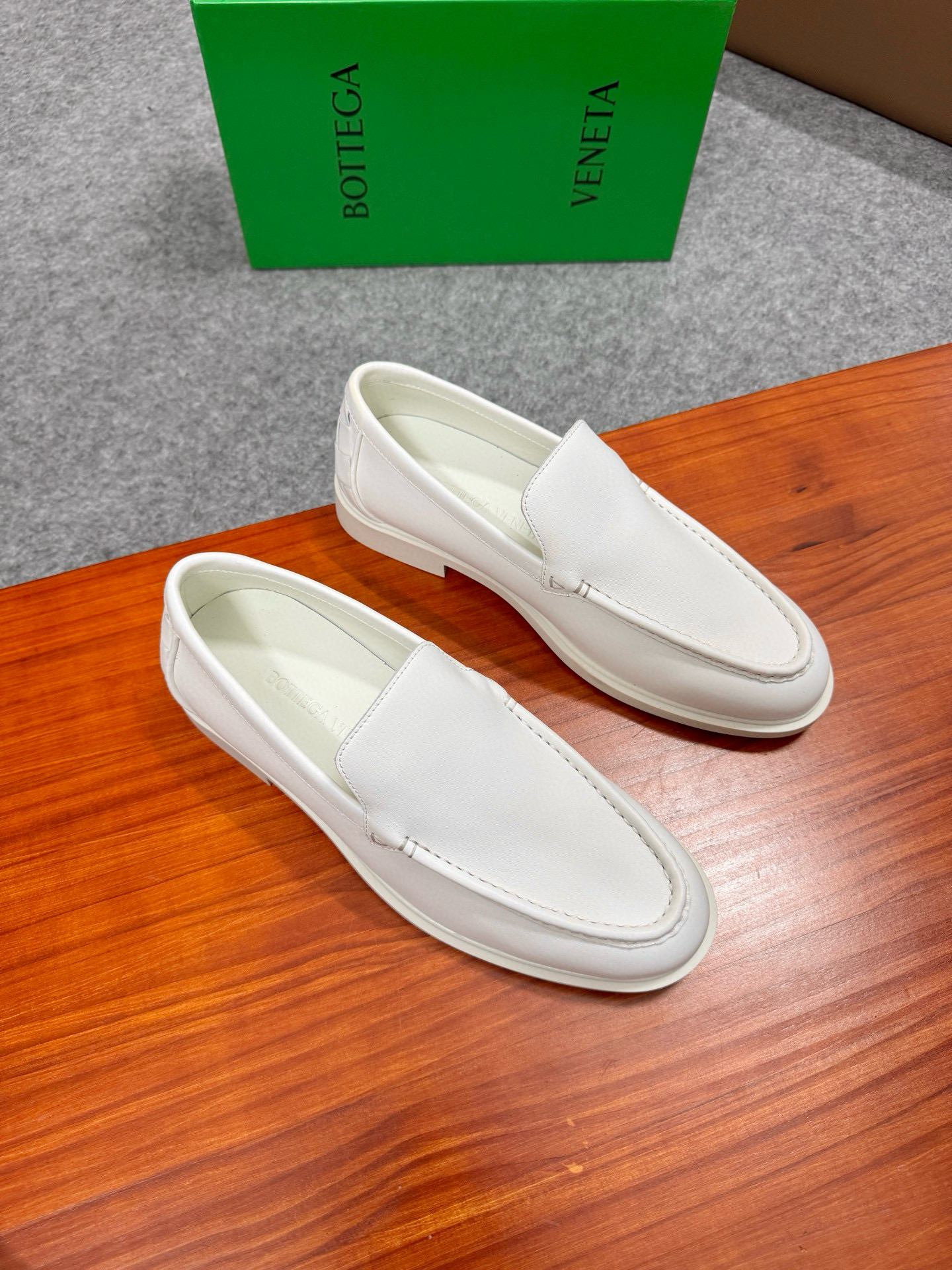 보테가 베네타 Bottega Veneta  로퍼