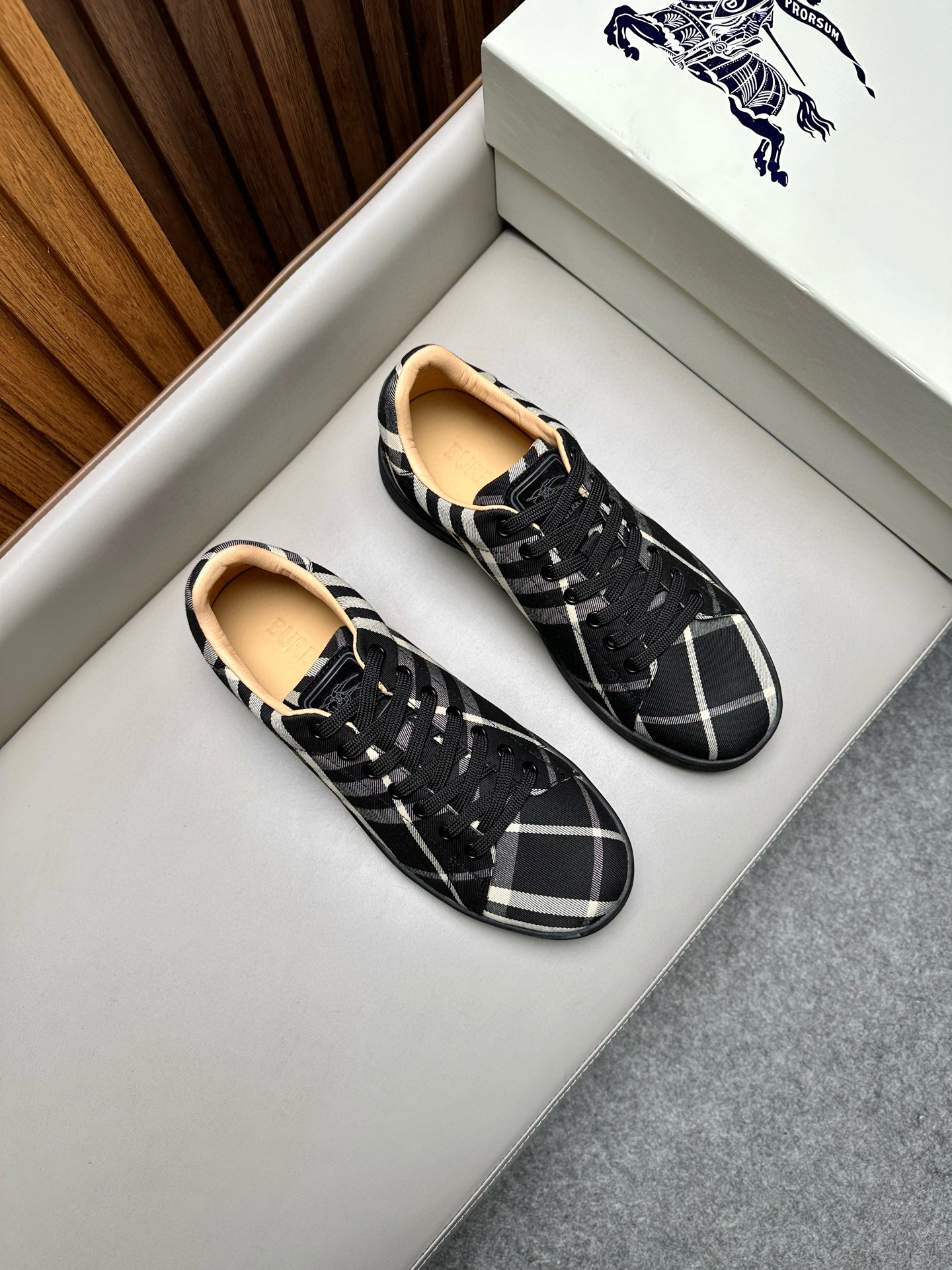 버버리 Burberry 스니커즈