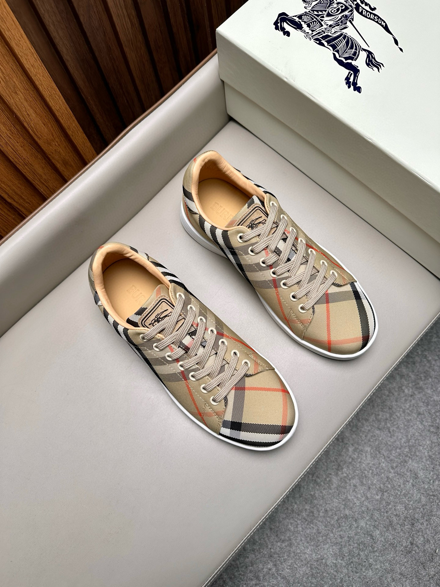 버버리 Burberry 스니커즈