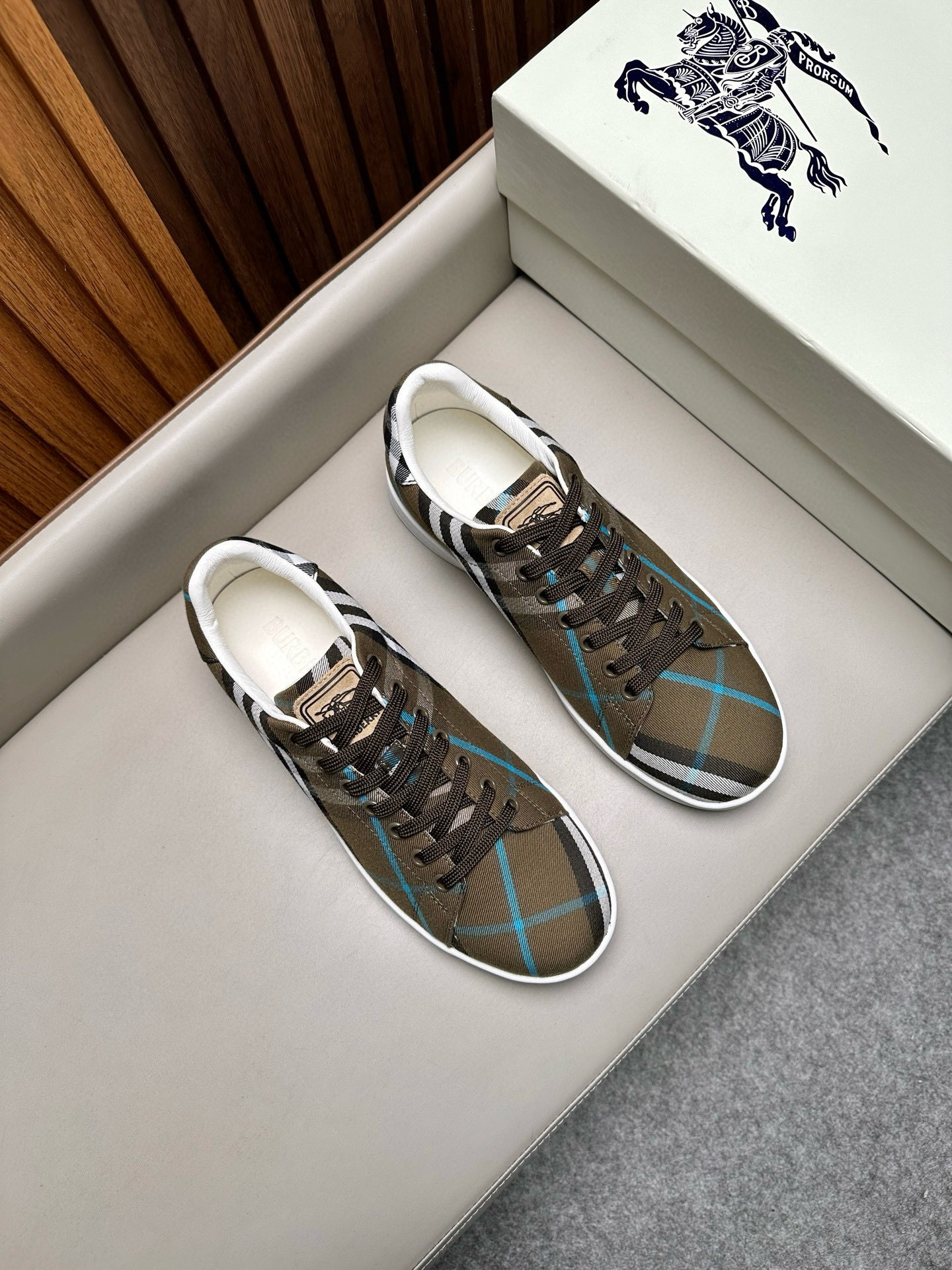 버버리 Burberry 스니커즈