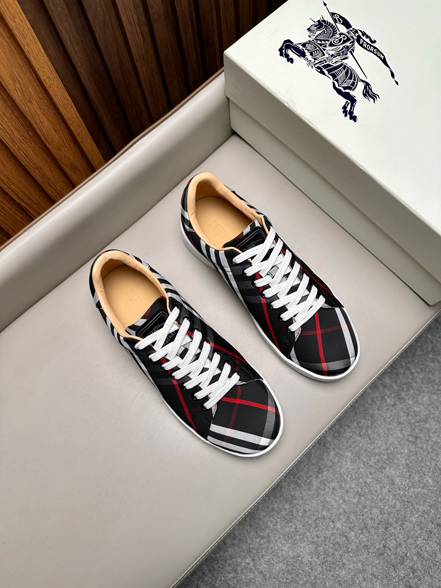 버버리 Burberry 스니커즈