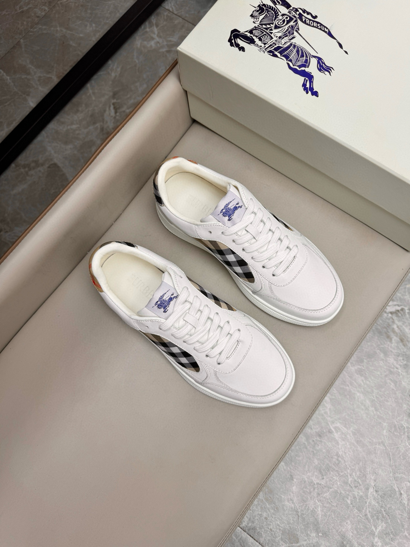 버버리 Burberry 스니커즈