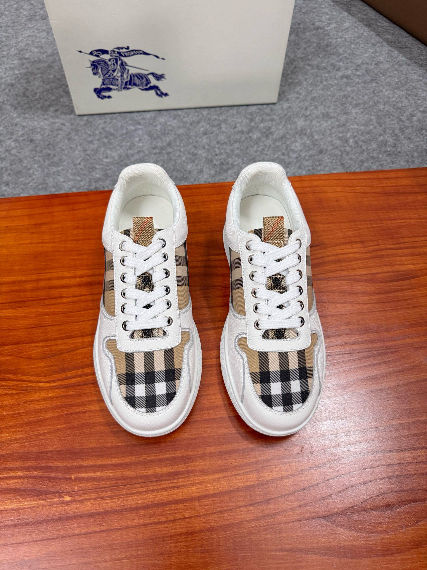 버버리 Burberry 스니커즈