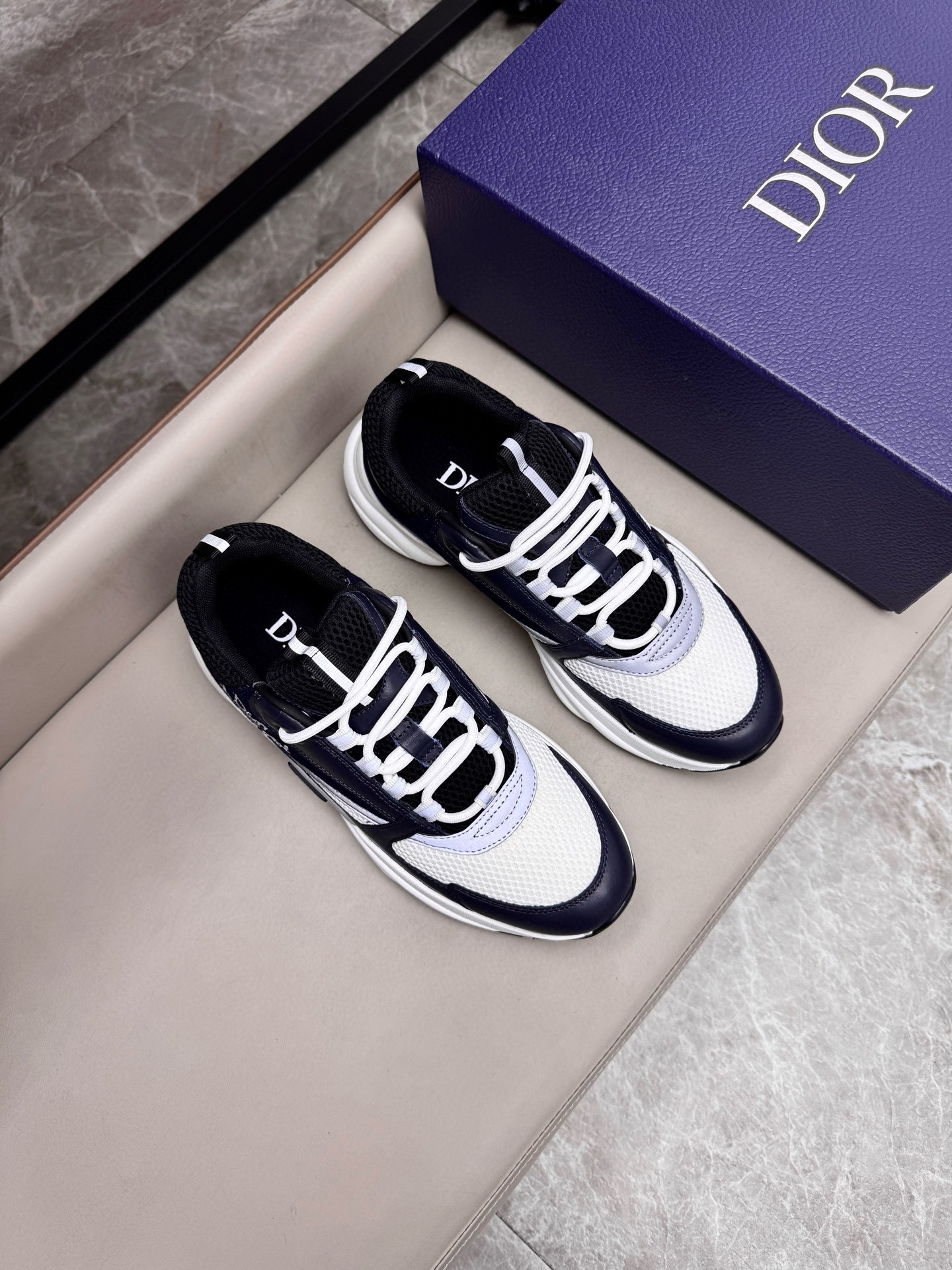 디올 Dior B22 스니커즈