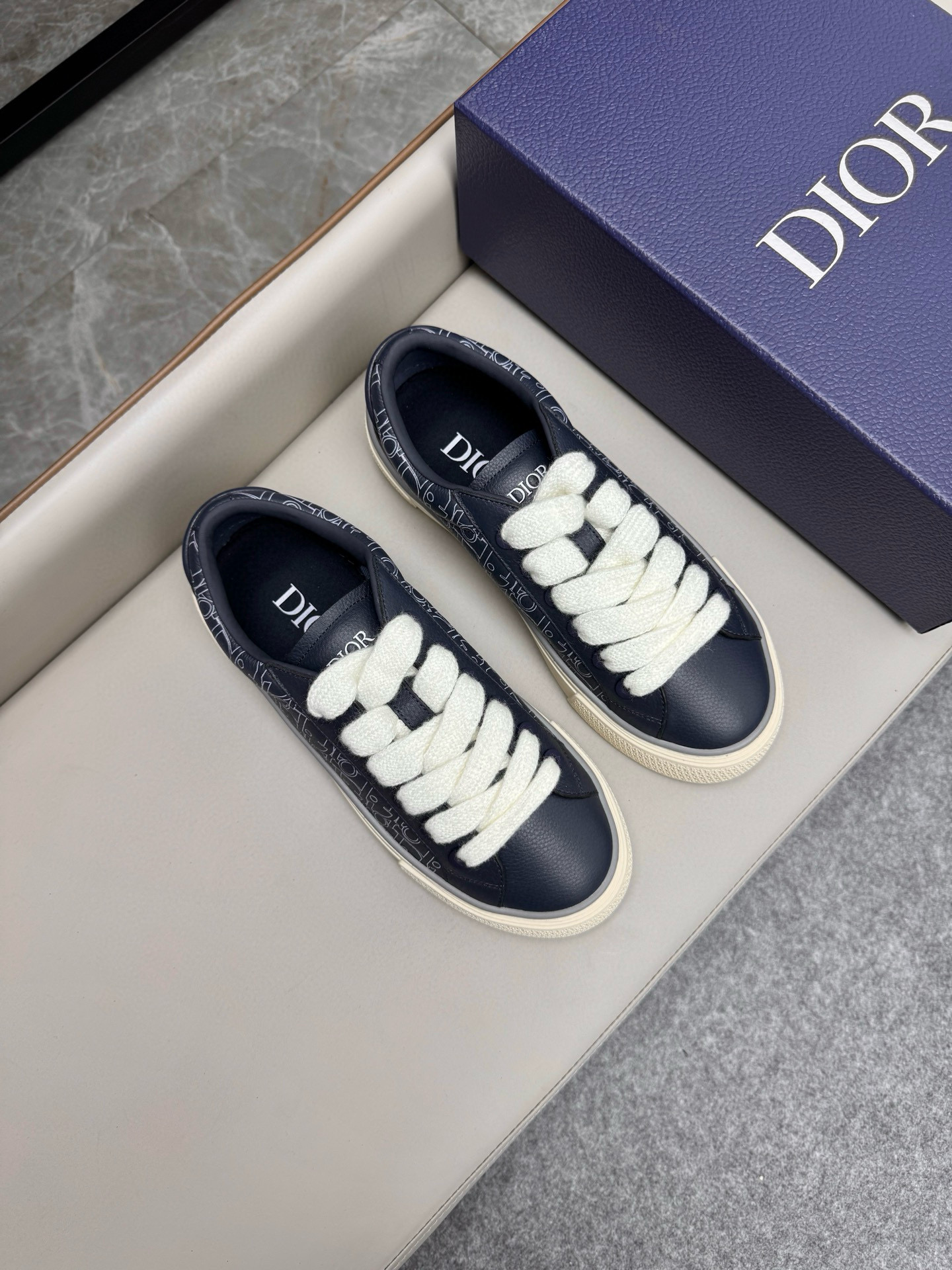 디올 Dior 스니커즈