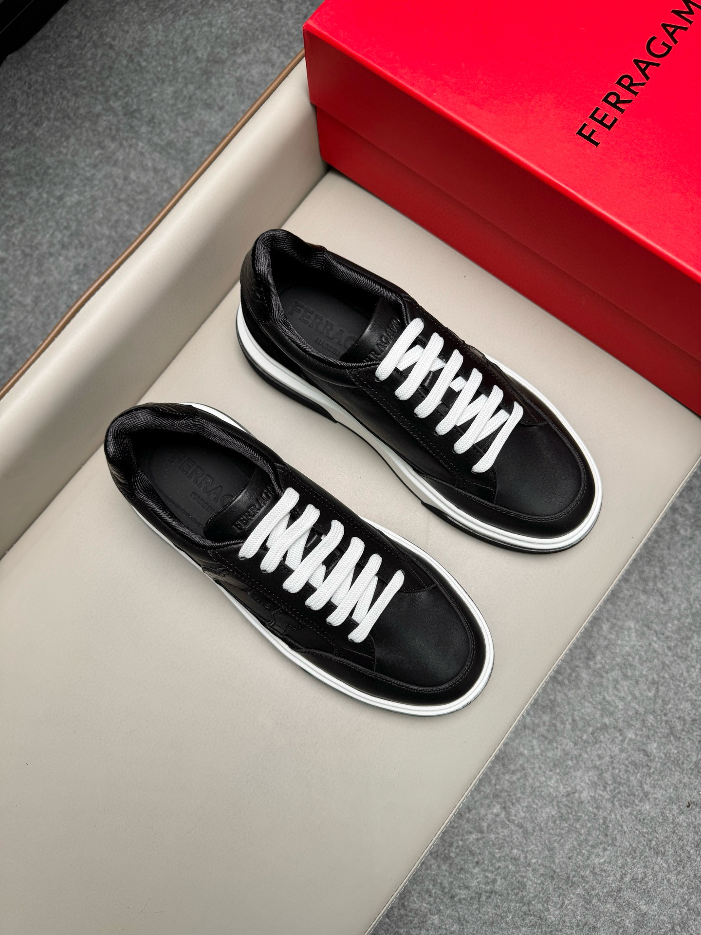 살바토레 페라가모 Salvatore Ferragamo 스니커즈