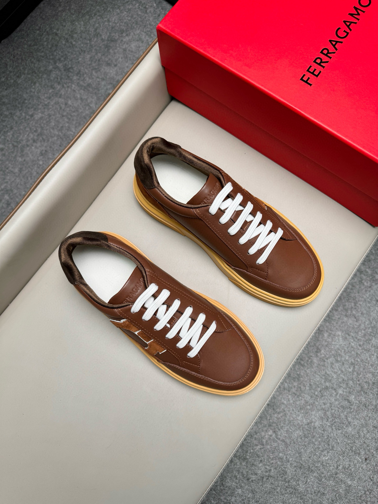 살바토레 페라가모 Salvatore Ferragamo 스니커즈