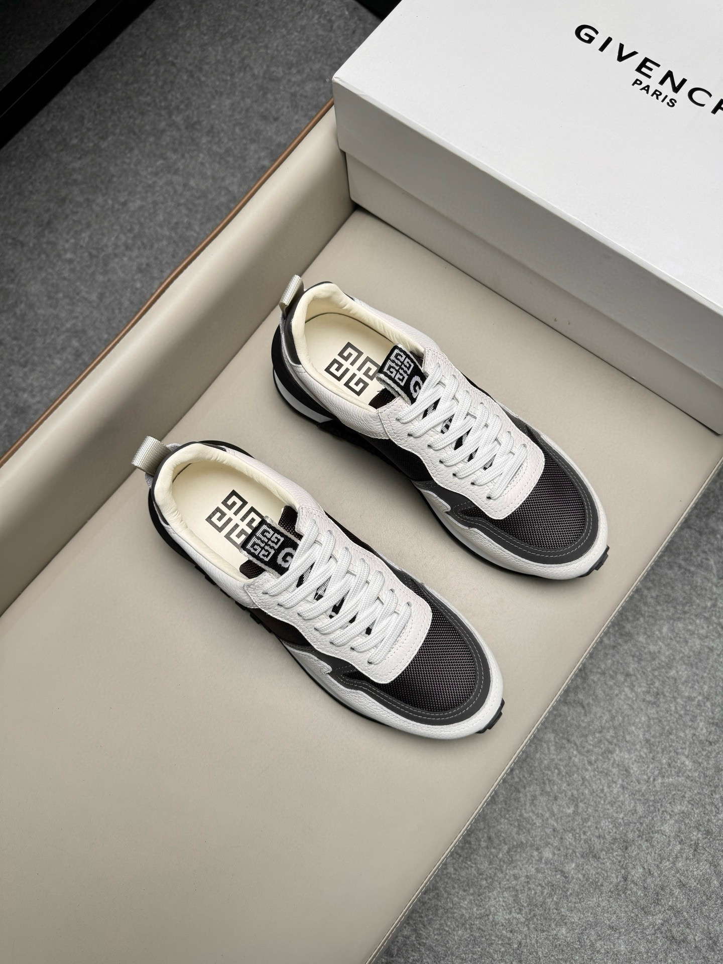 지방시 Givenchy 스니커즈