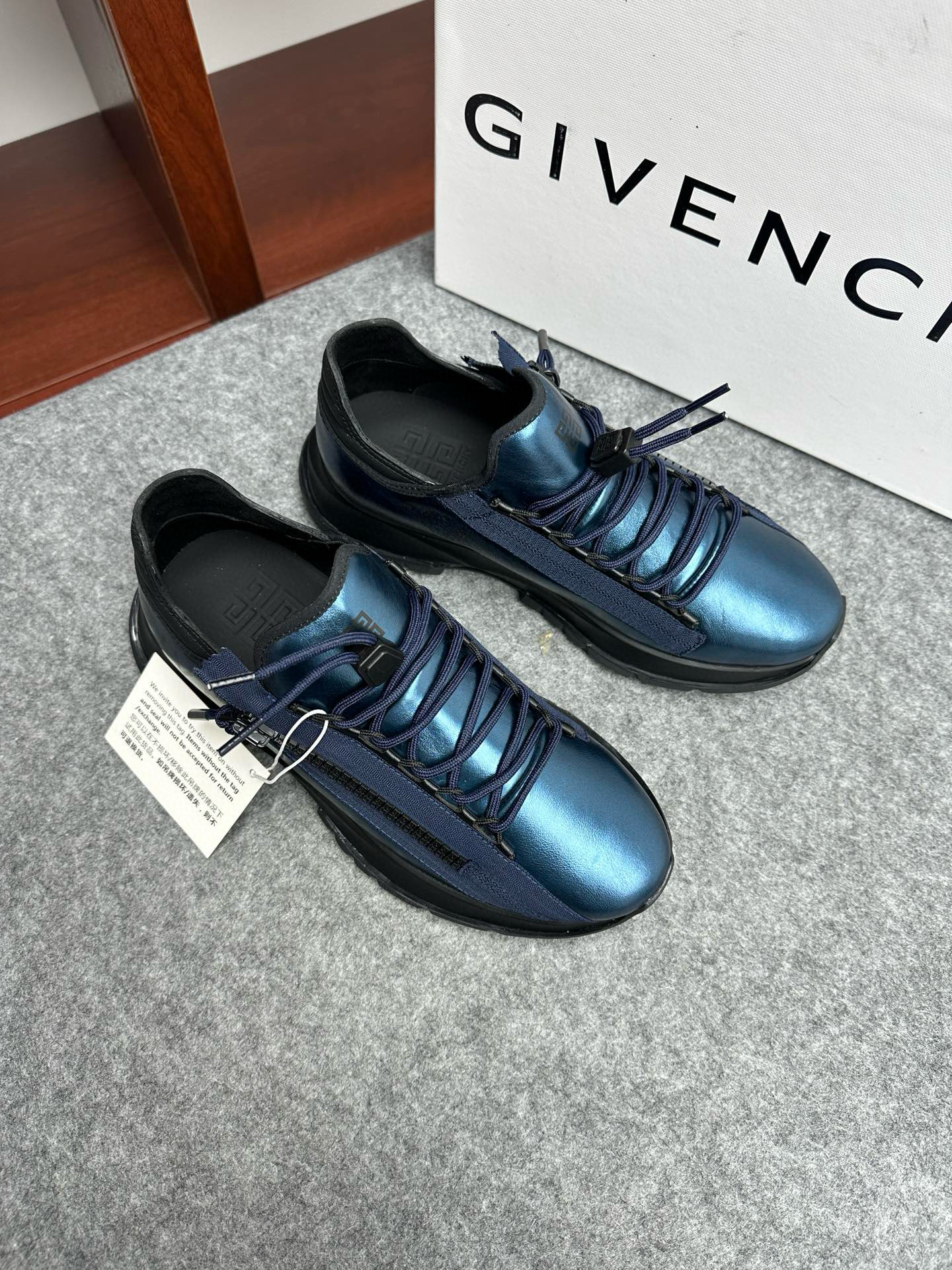 지방시 Givenchy Spectre 스니커즈
