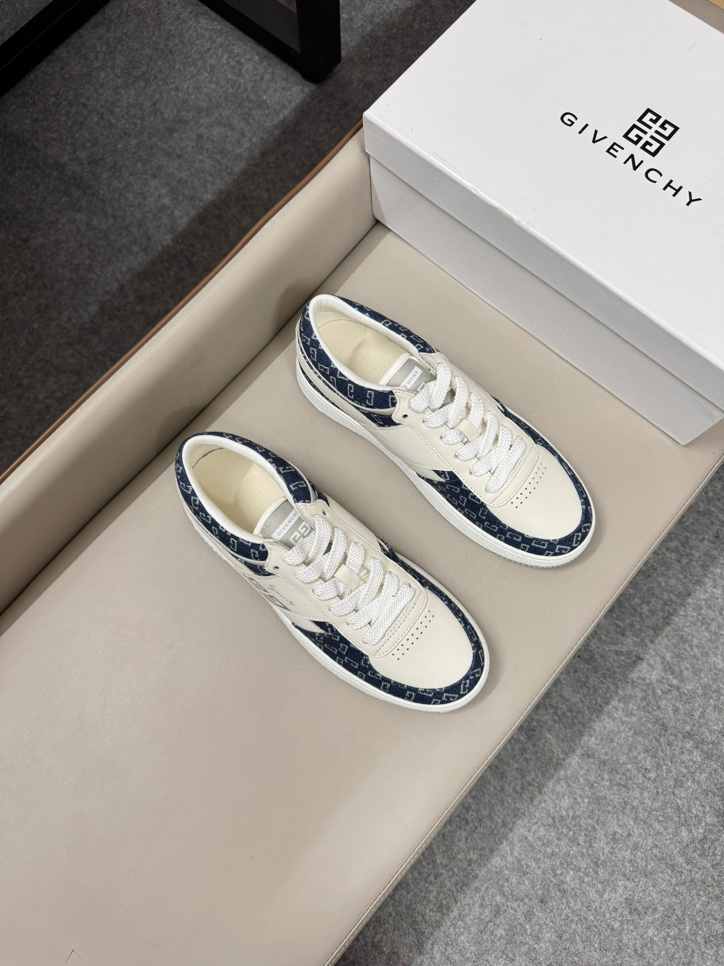 지방시 Givenchy 스니커즈