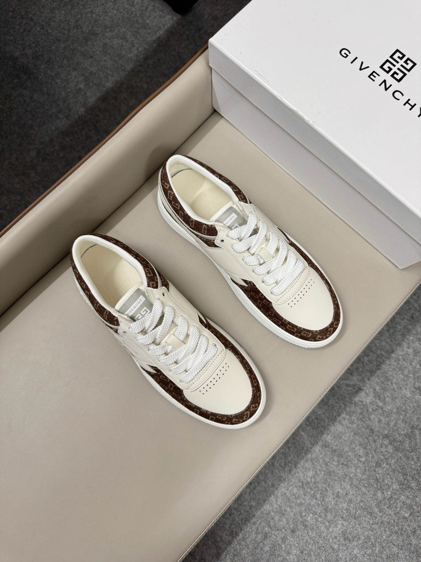 지방시 Givenchy 스니커즈