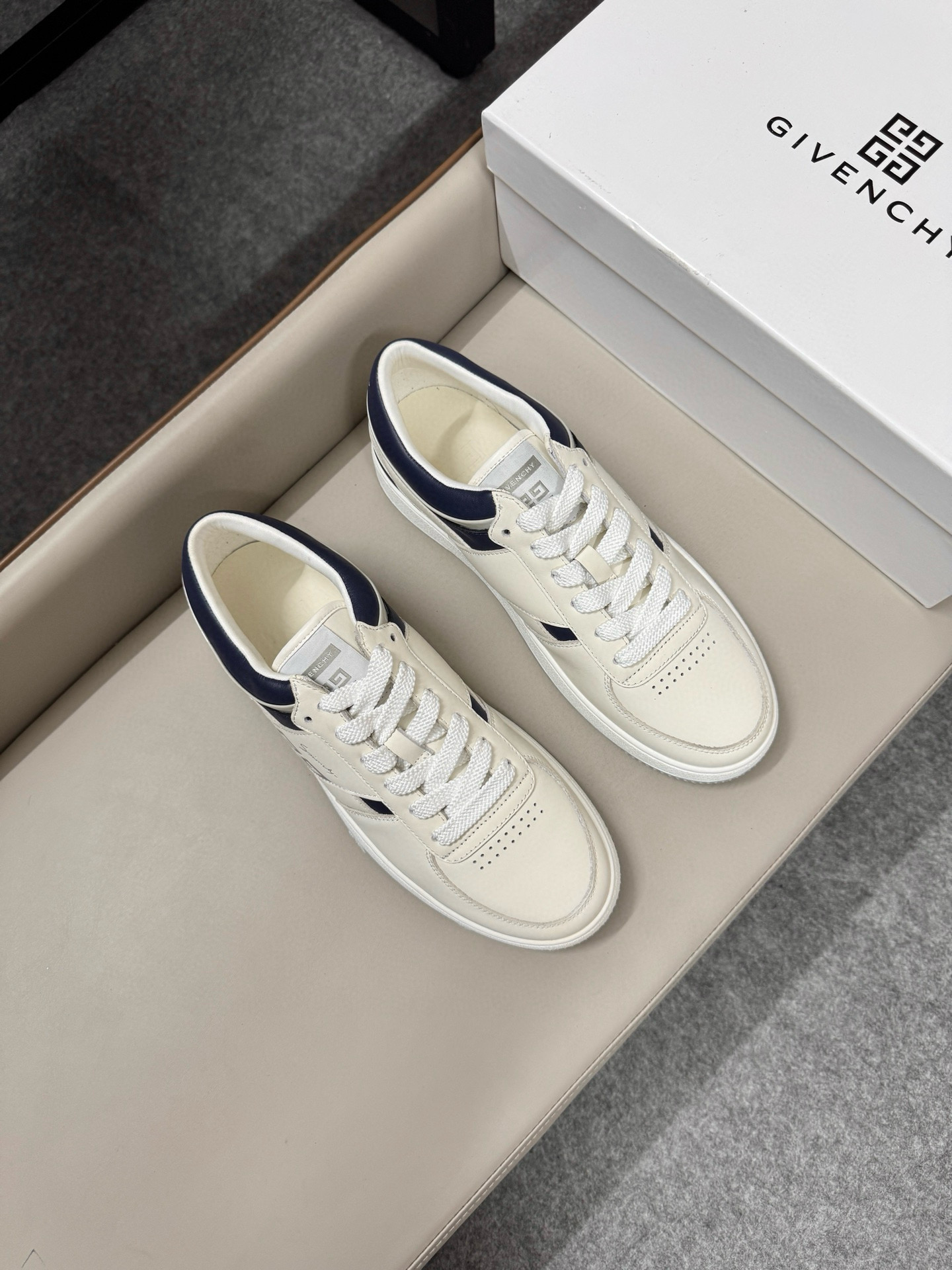 지방시 Givenchy 스니커즈