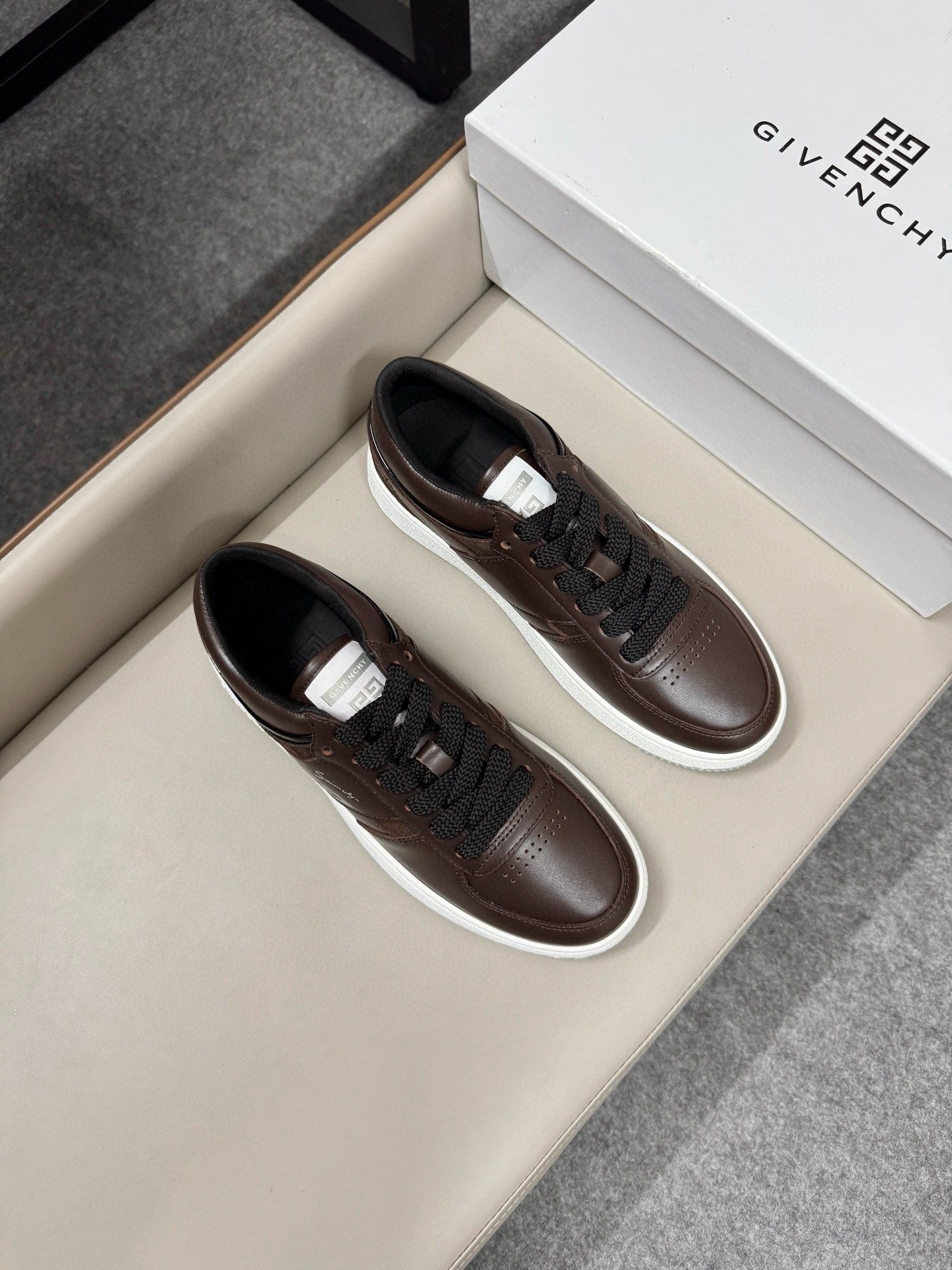 지방시 Givenchy 스니커즈