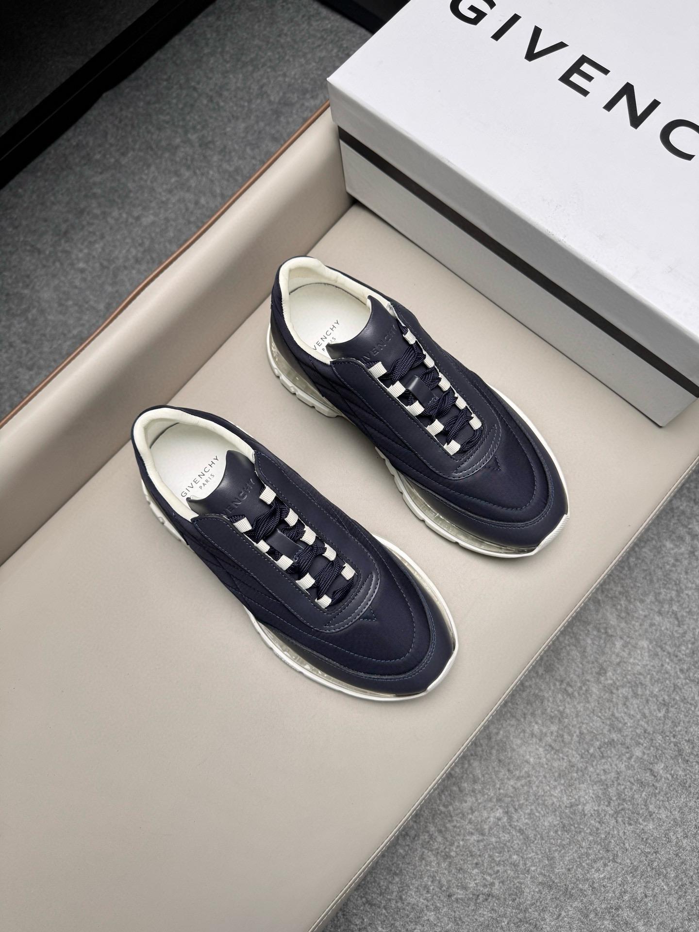 지방시 Givenchy 스니커즈