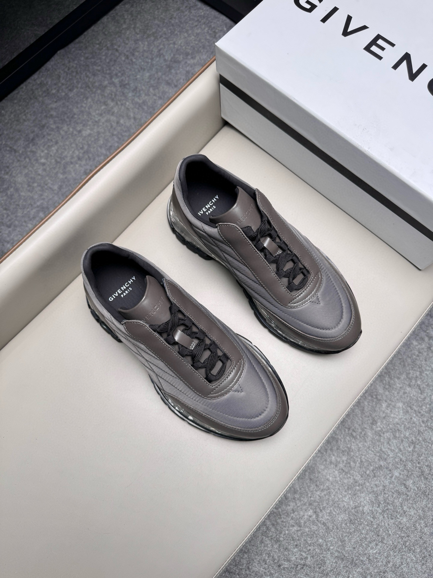 지방시 Givenchy 스니커즈