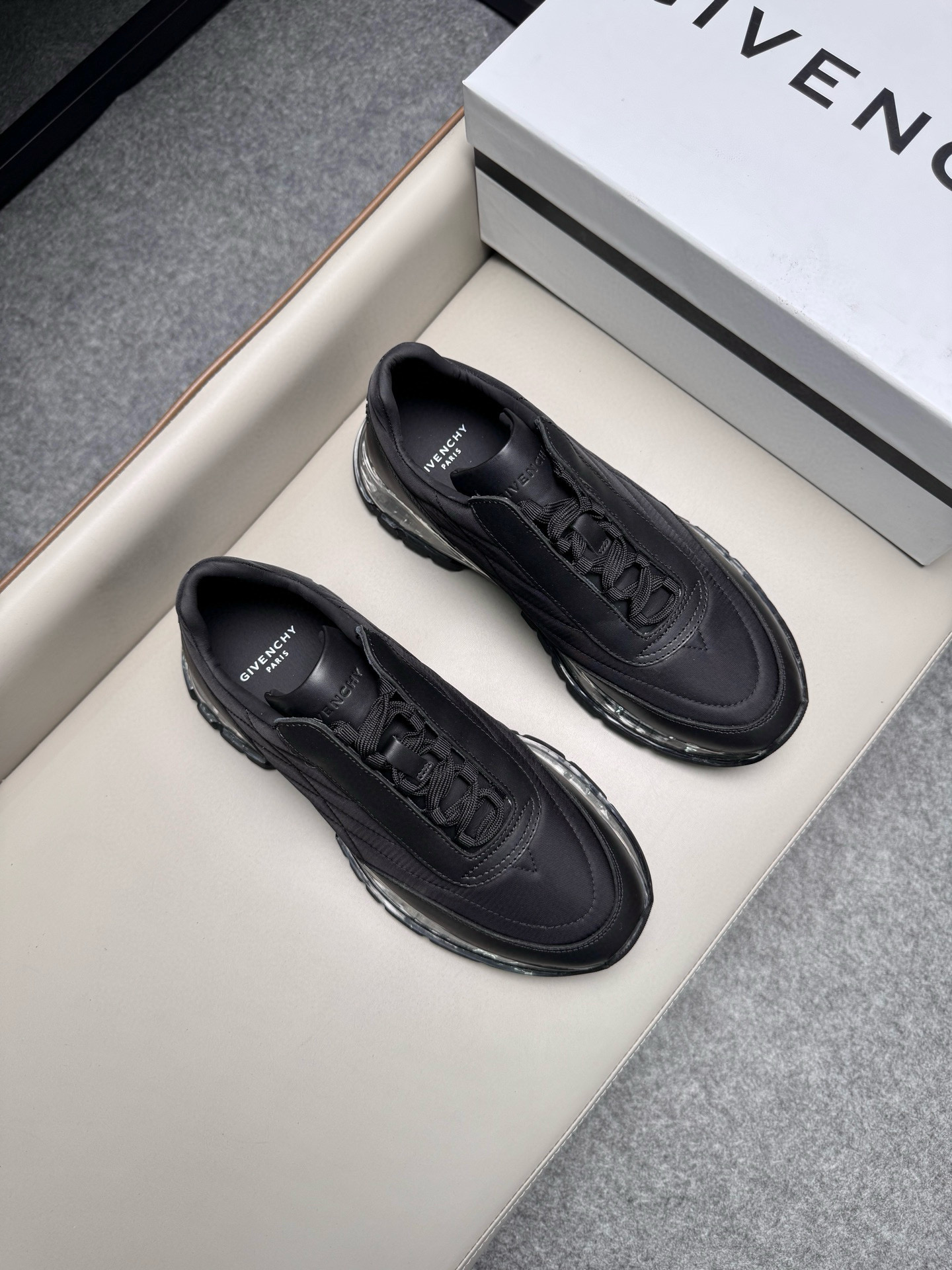 지방시 Givenchy 스니커즈