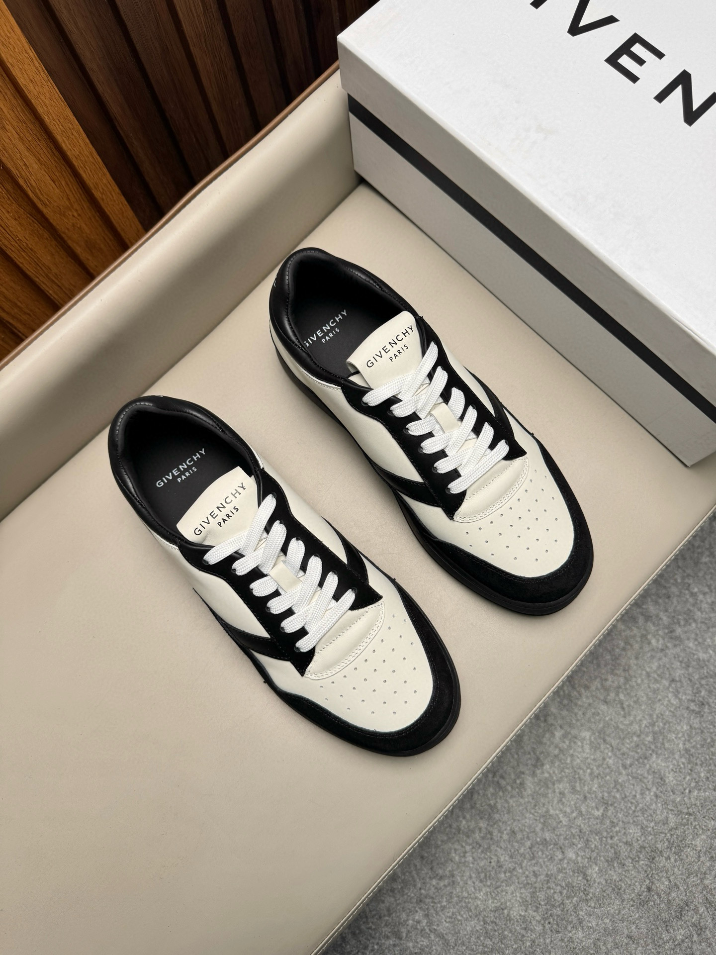 지방시 Givenchy 스니커즈