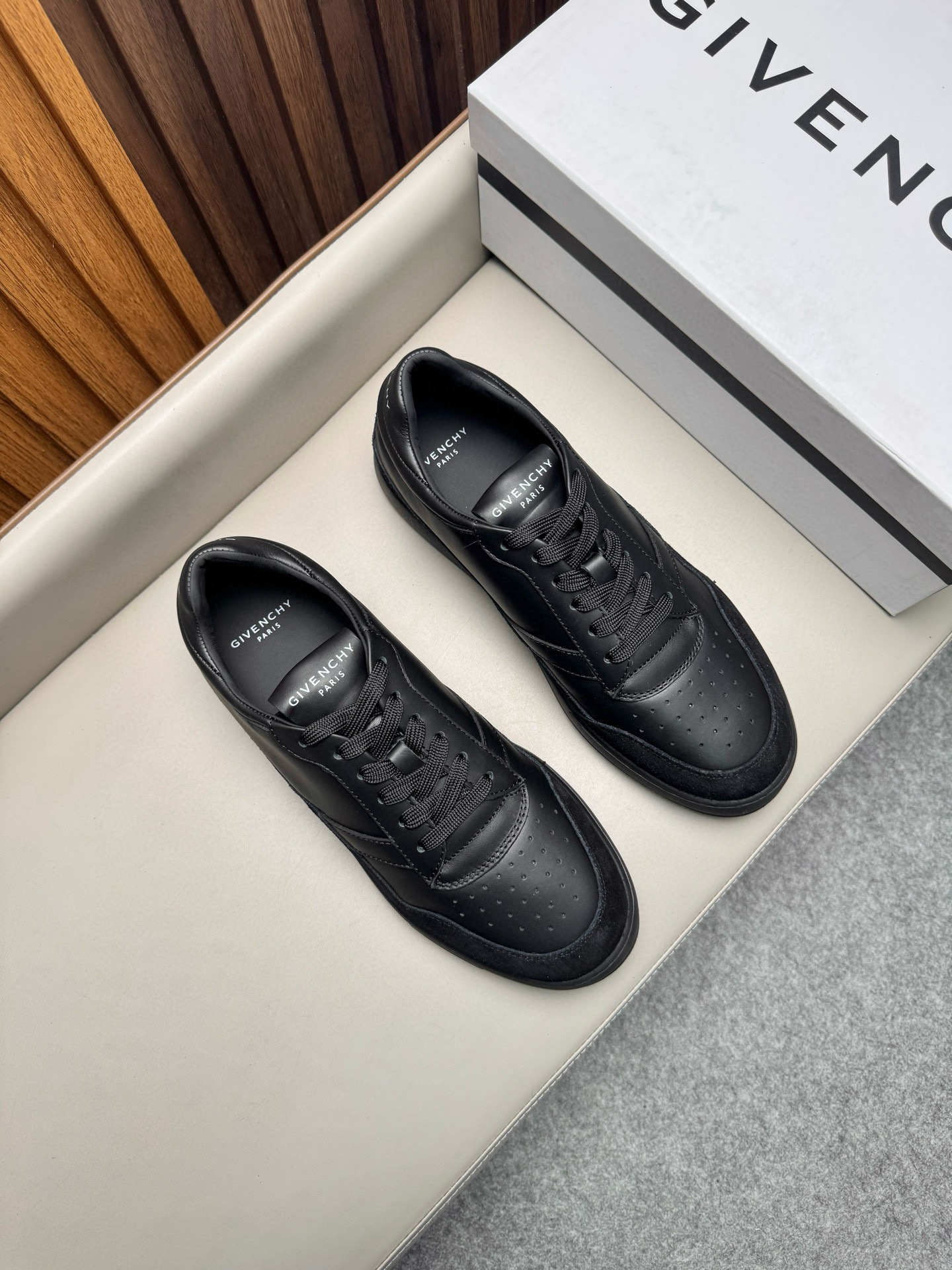 지방시 Givenchy 스니커즈