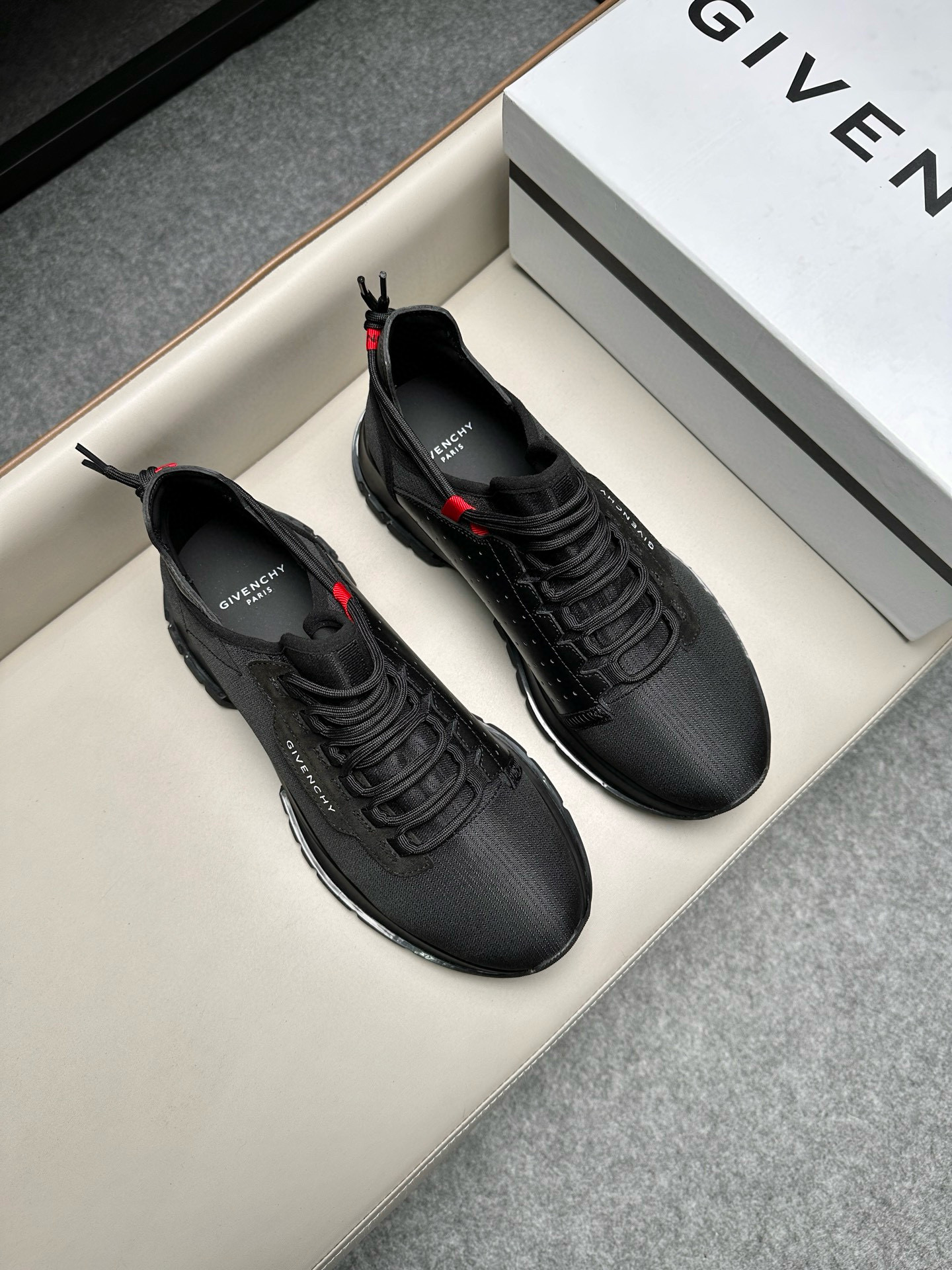 지방시 Givenchy 스니커즈