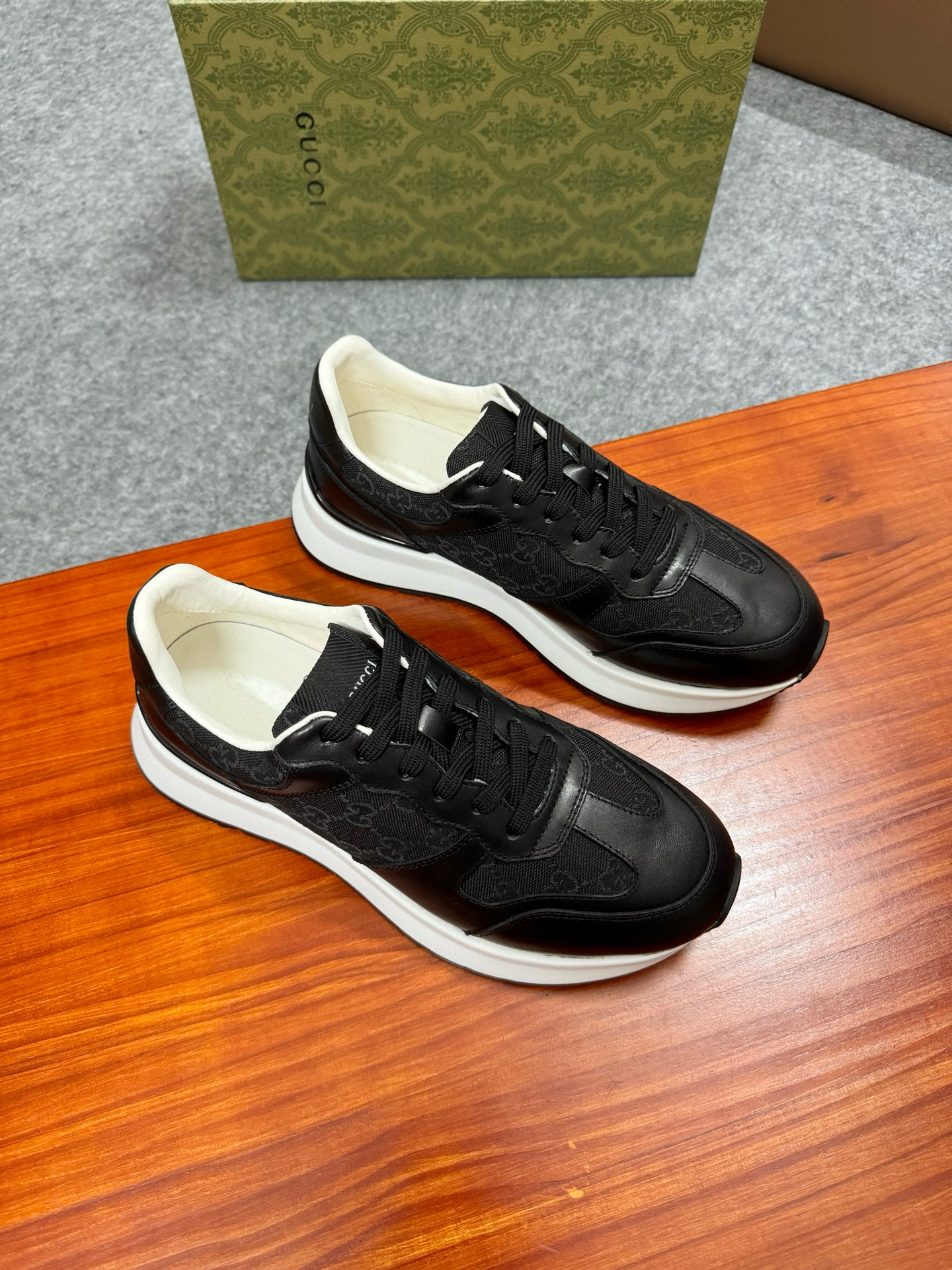구찌 Gucci 스니커즈