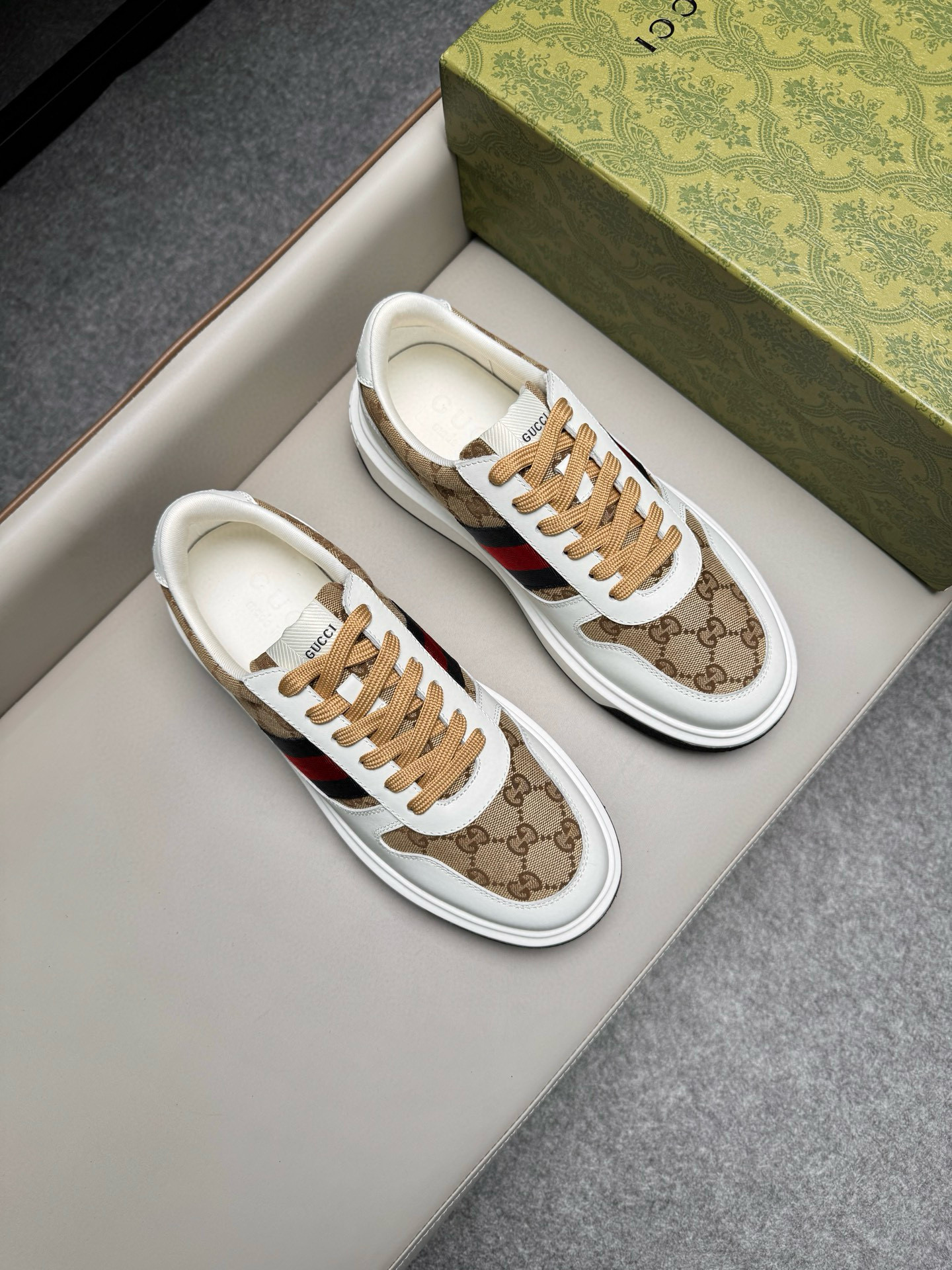 구찌 Gucci 스니커즈