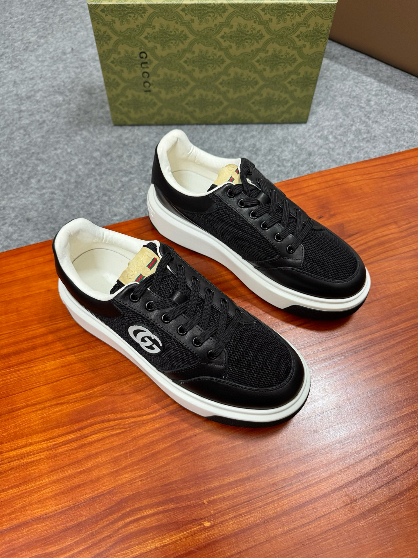 구찌 Gucci 스니커즈