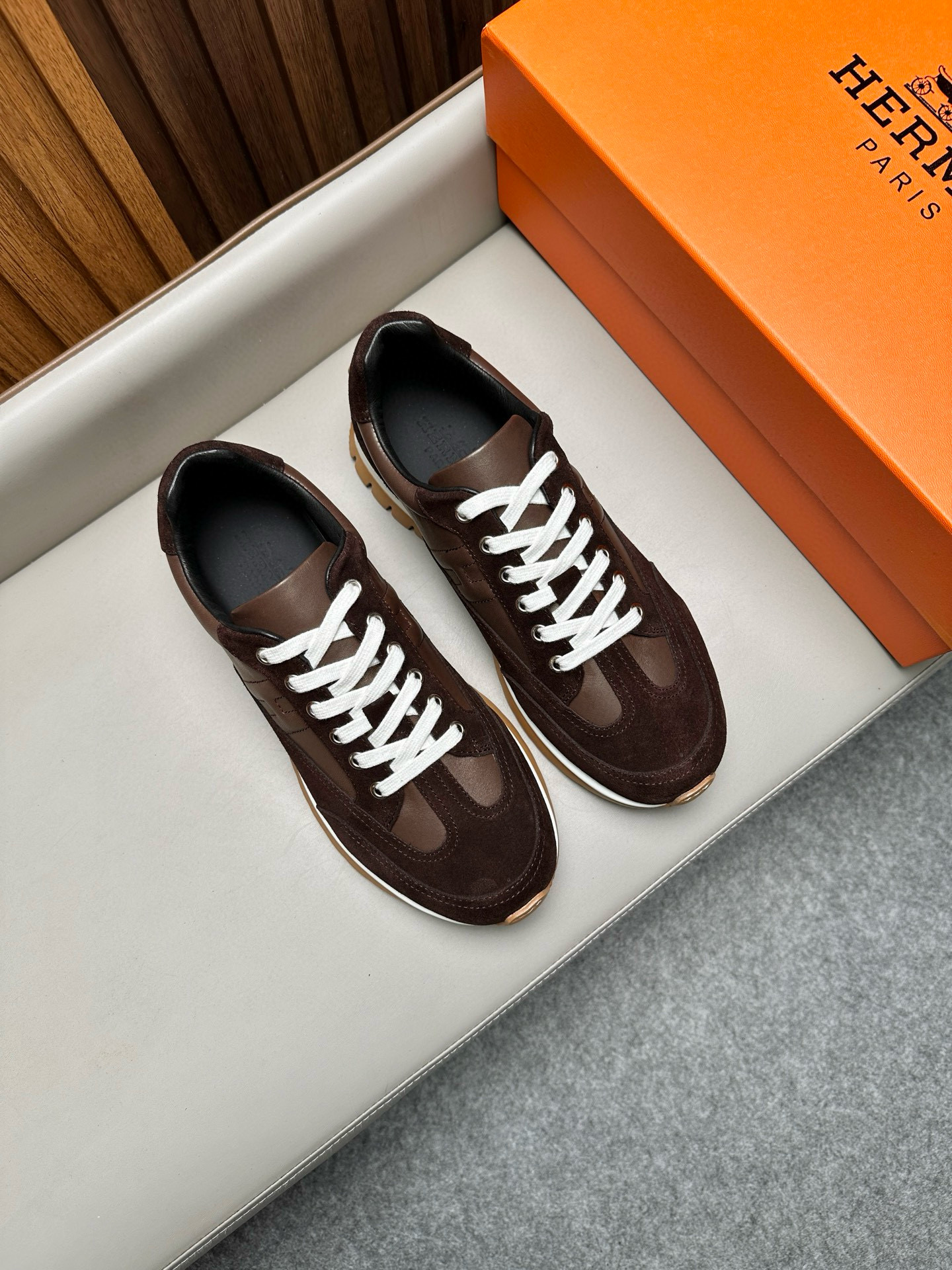 에르메스 Hermes 스니커즈