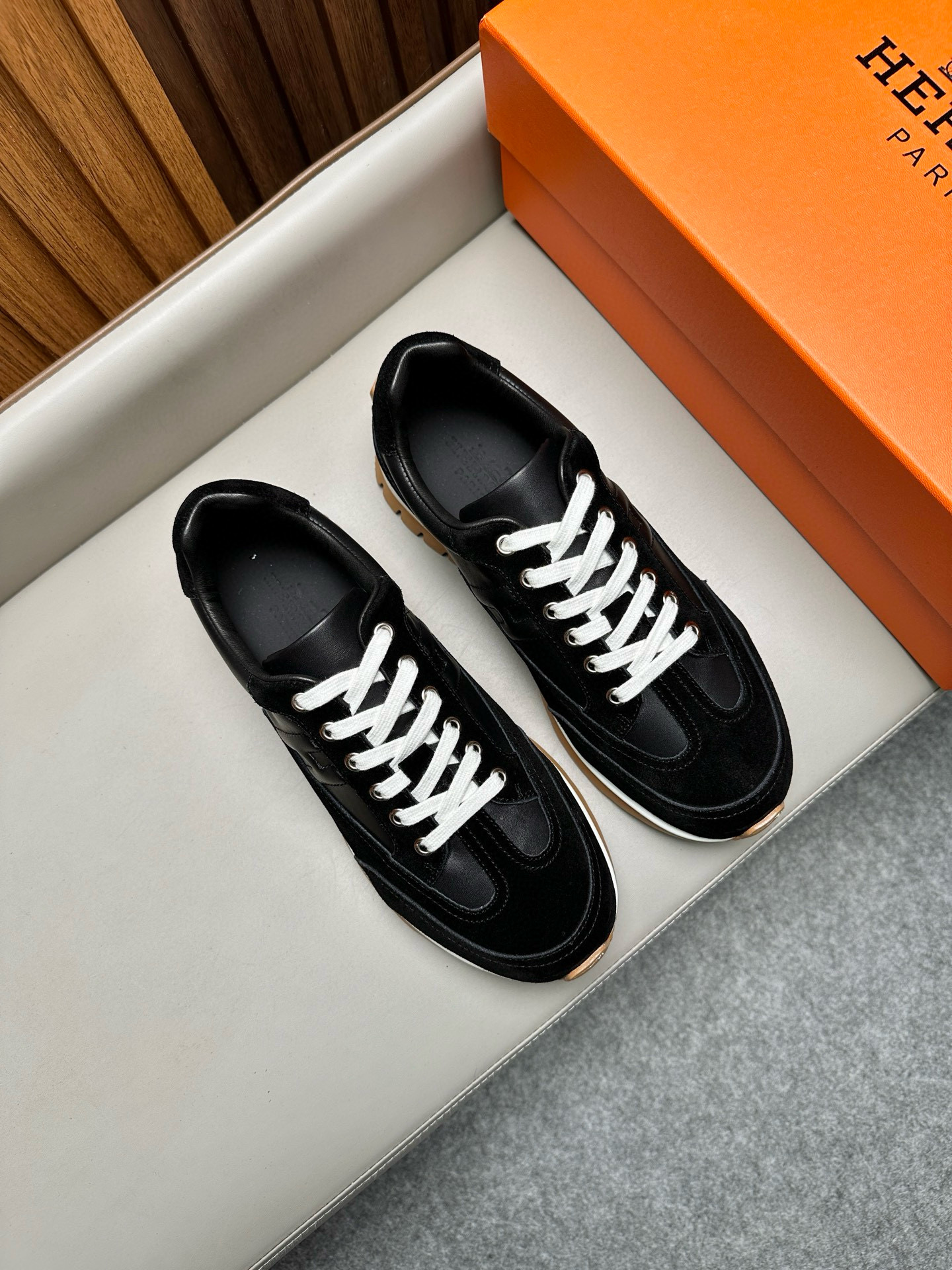 에르메스 Hermes 스니커즈