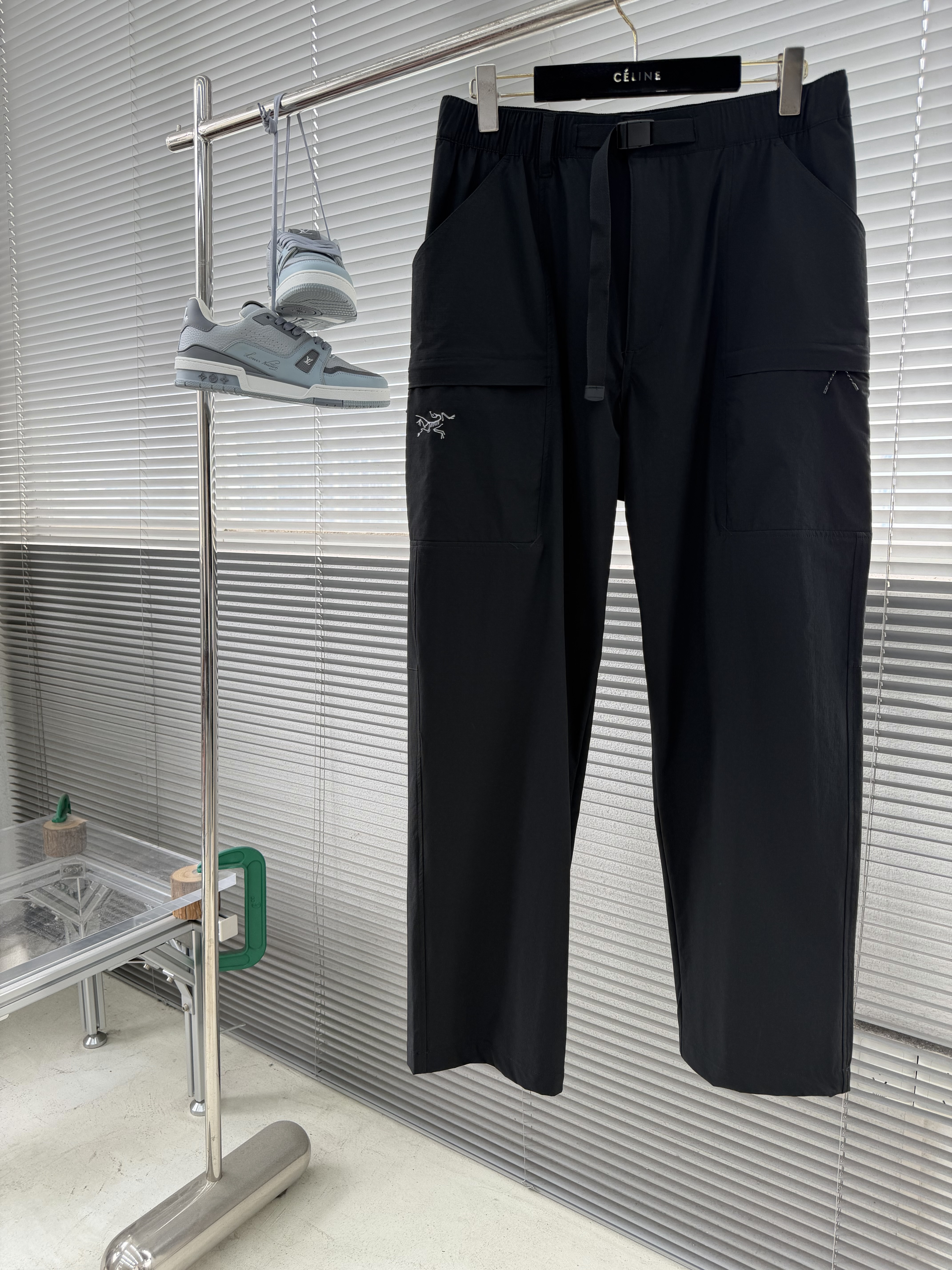 아크테릭스 ARC'TERYX 바지