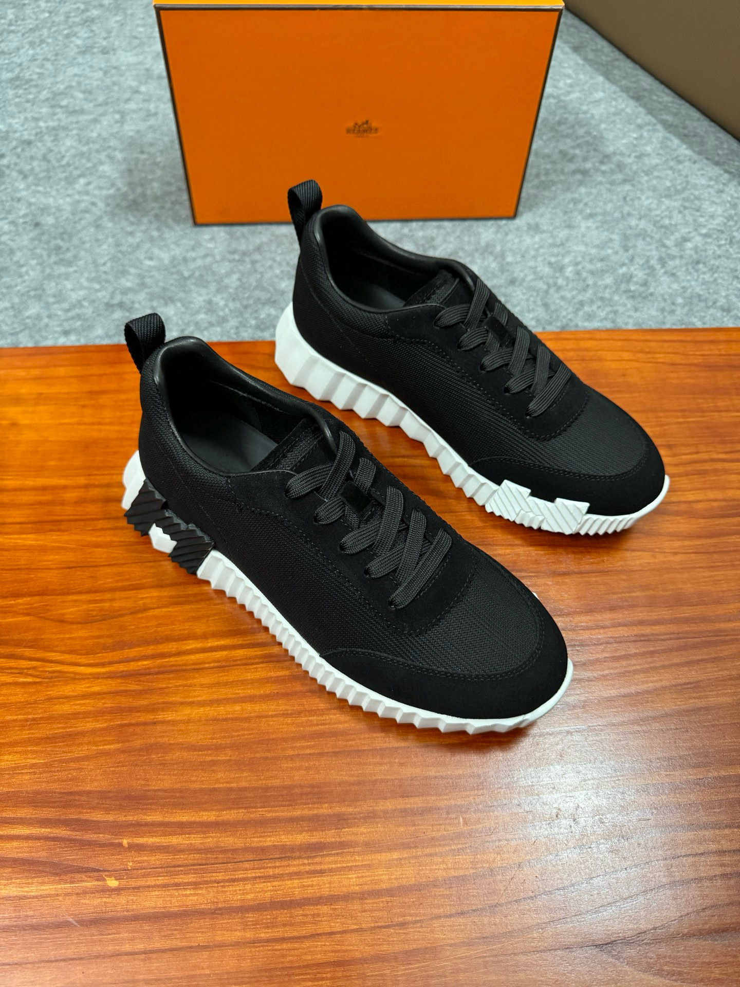 에르메스 Hermes 스니커즈