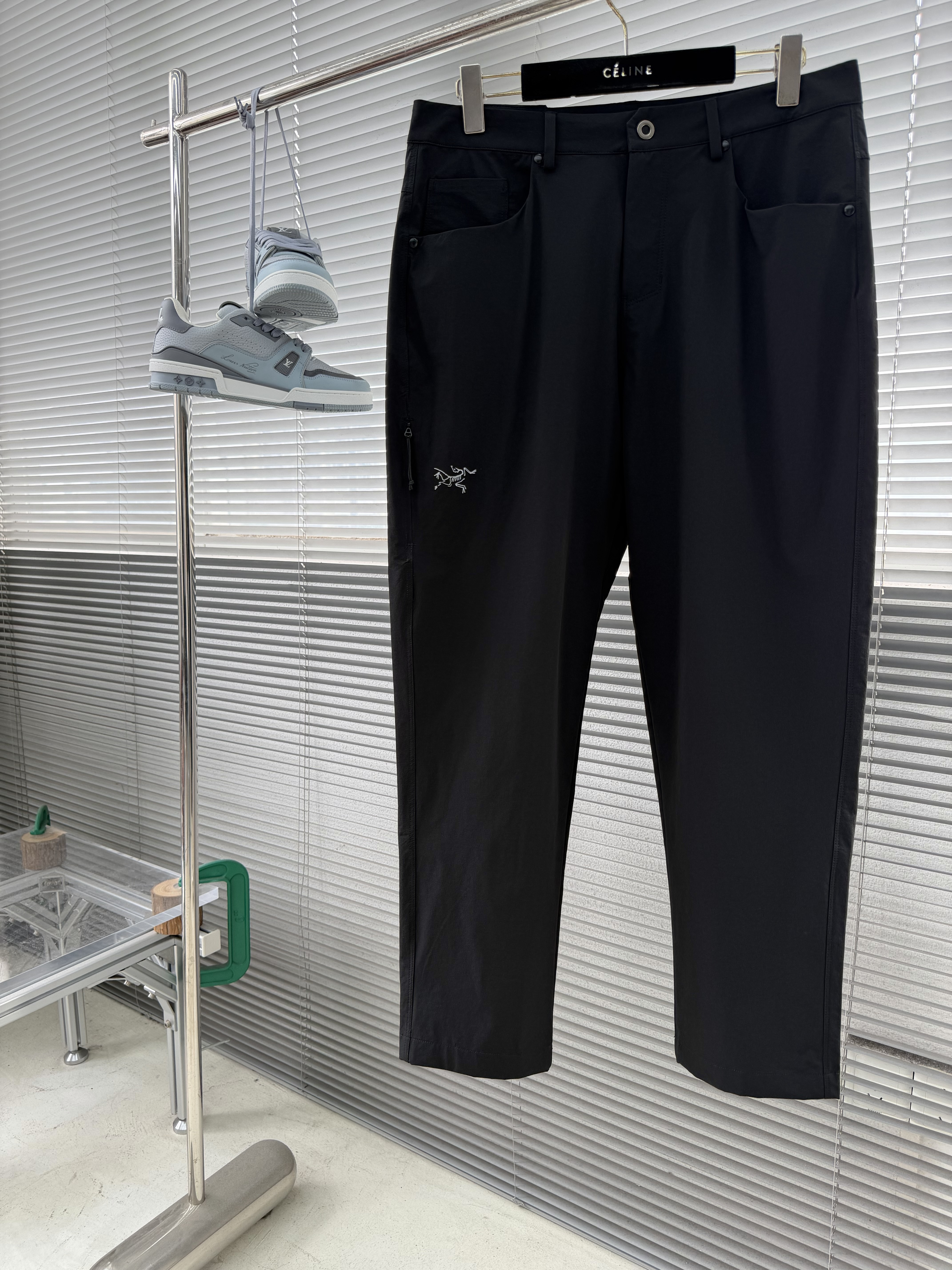 아크테릭스 ARC'TERYX 바지