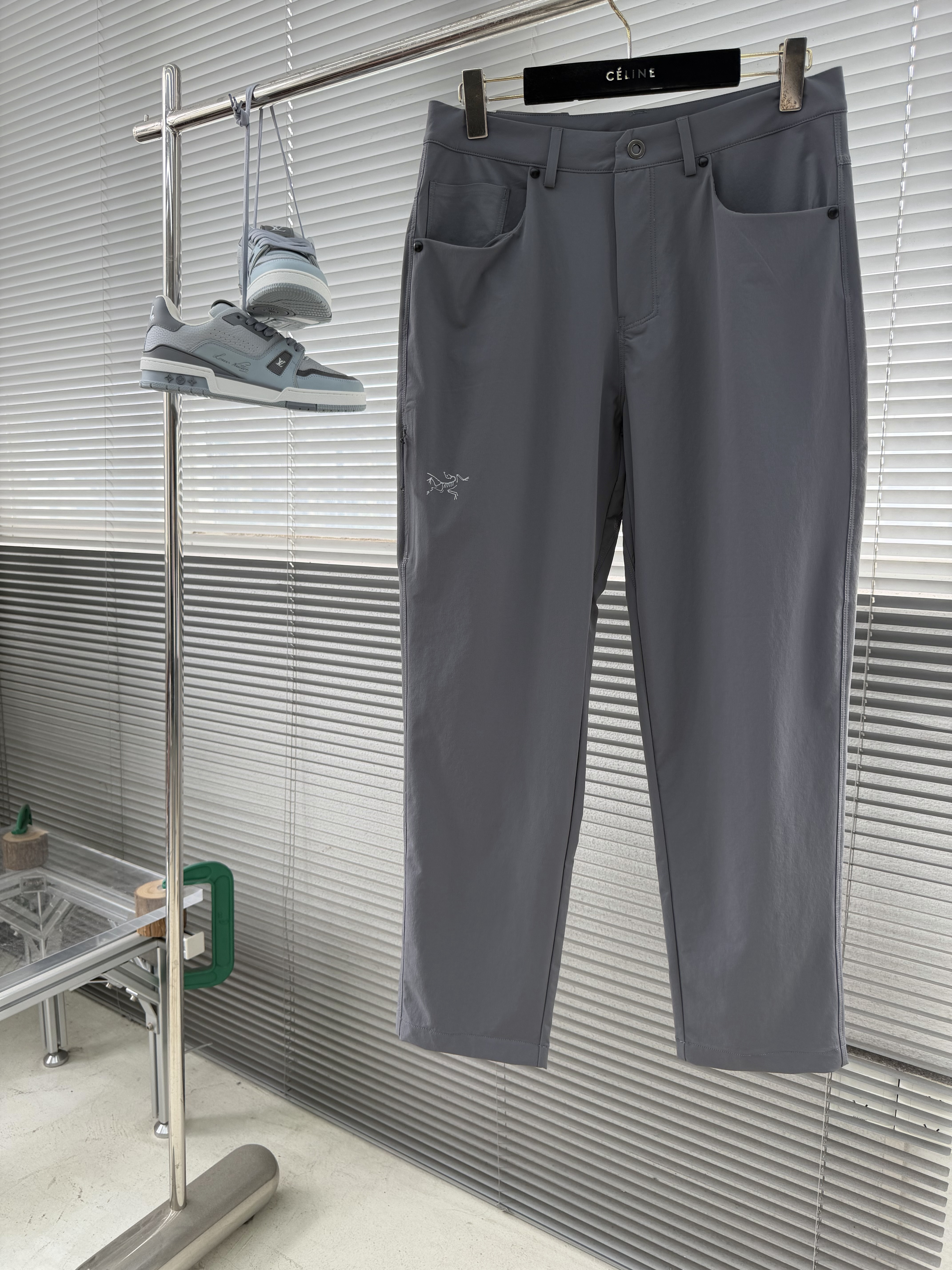 아크테릭스 ARC'TERYX 바지