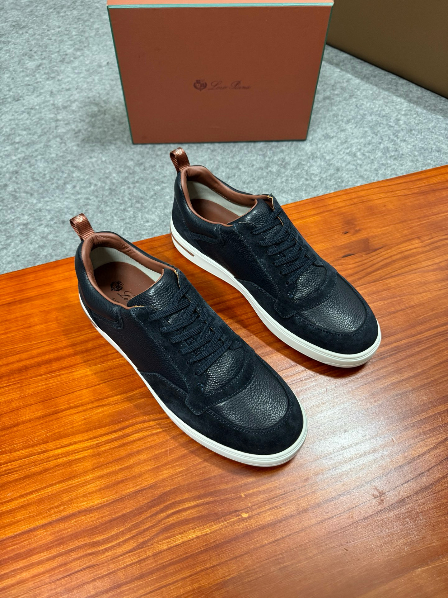로로피아나 Loro Piana Weekend Walk 스니커즈