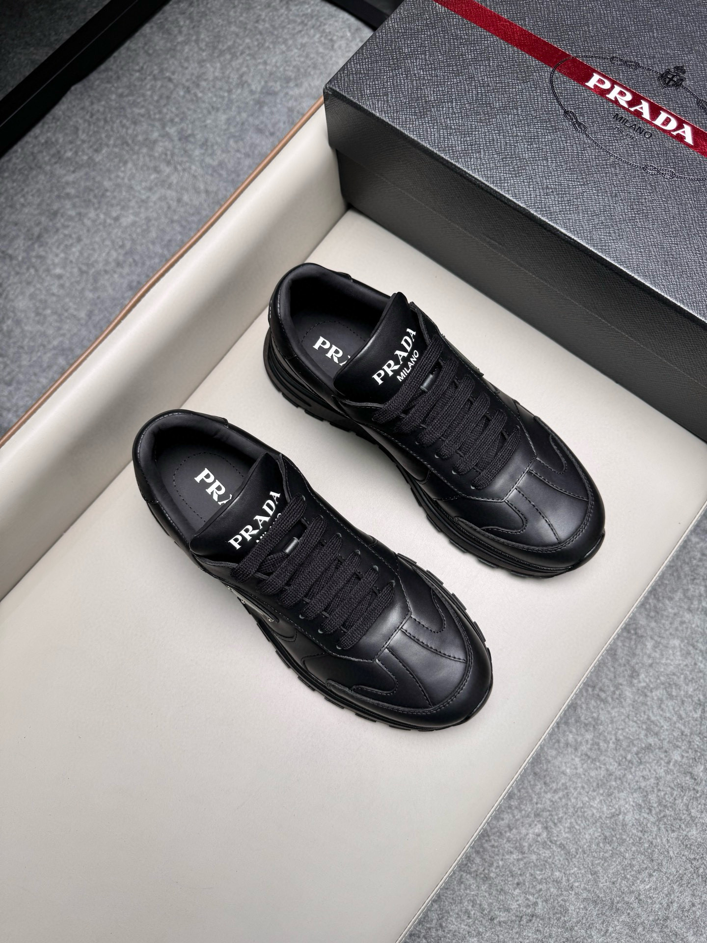 프라다 Prada 스니커즈