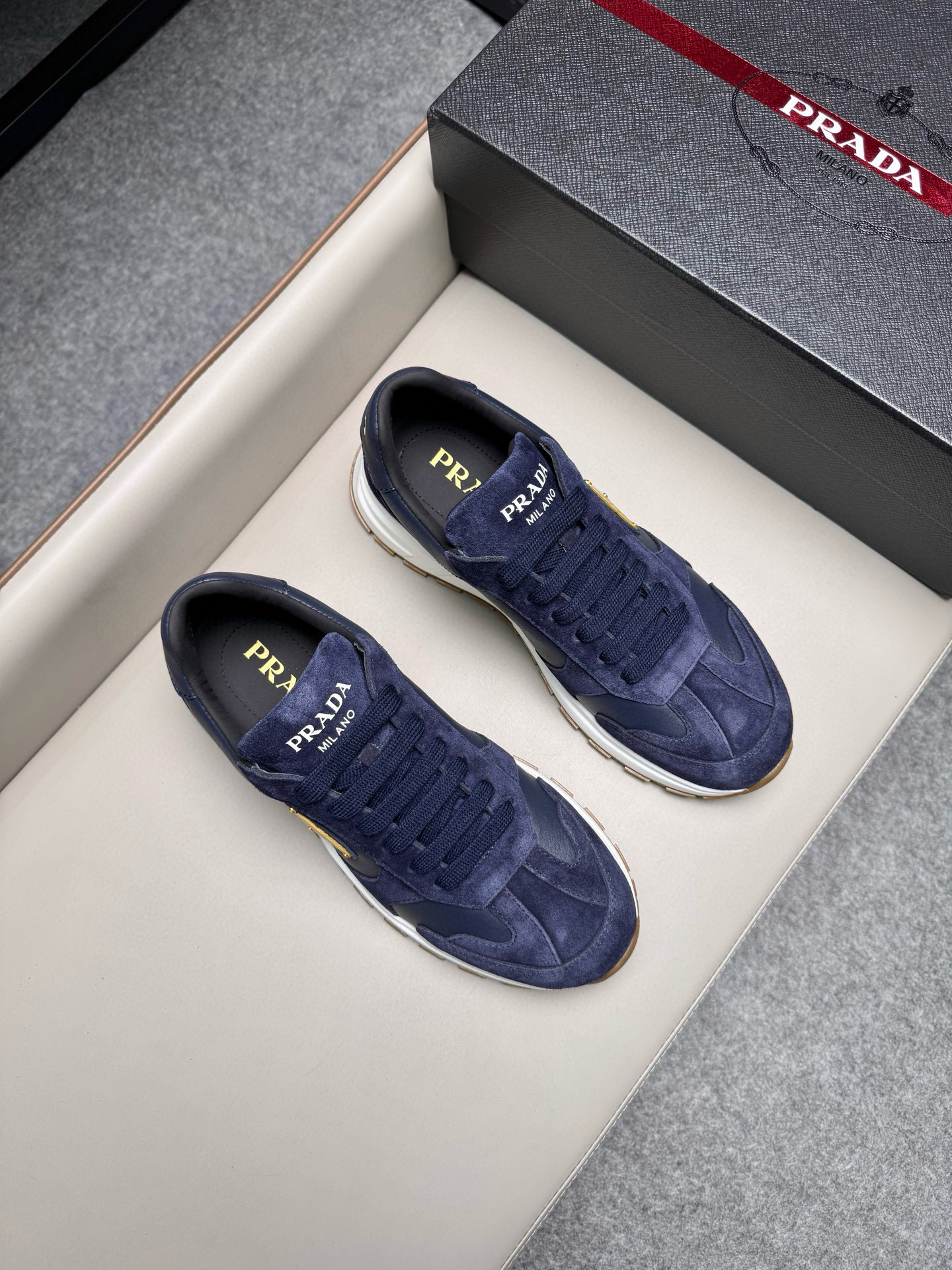 프라다 Prada 스니커즈