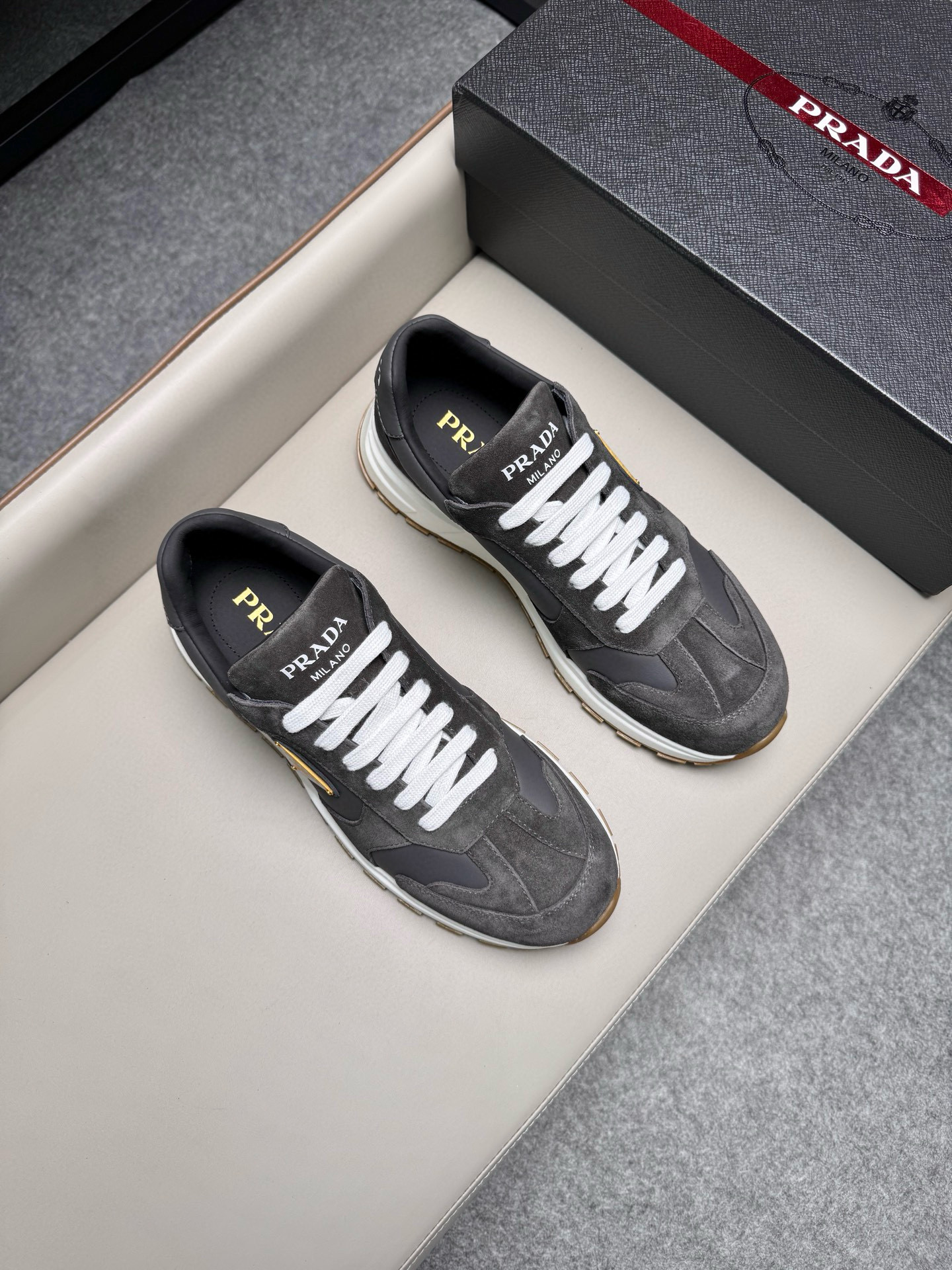 프라다 Prada 스니커즈