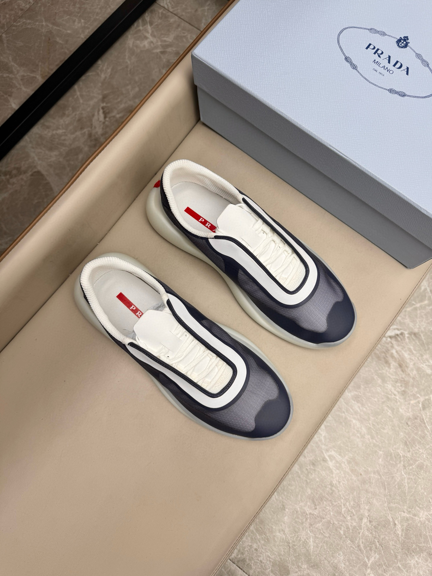 프라다 Prada 스니커즈